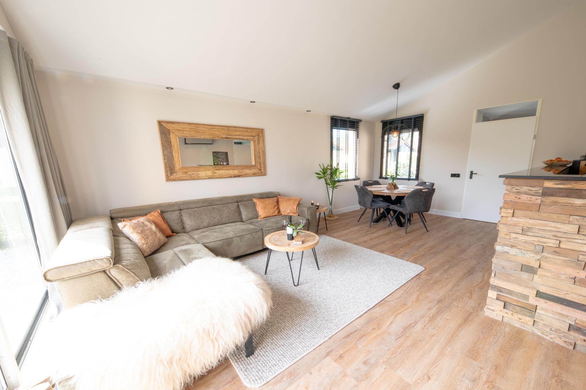 Escape to the tranquil countryside of Zevenhuizen and indulge in a rejuvenating getaway at this delightful holiday home. Perfectly suited for vacations with family or friends, this charming retreat offers all the comforts of home, along with luxurious amenities. Unwind and pamper yourself with access to a sauna and bubble bath. After a day of exploration or outdoor activities, indulge in a soothing sauna session or enjoy a relaxing soak in the bubbling waters of the bath, leaving you feeling refreshed and revitalized. 

The village is situated near several waterways, including canals and rivers, which add to the picturesque charm of the area. Visitors can enjoy boating, fishing, or simply relaxing by the water's edge while taking in the tranquil atmosphere. A restaurant is conveniently located just 500 m away from the holiday home, providing easy access to delicious meals and dining options during your stay. Whether you prefer to dine out or prepare meals in the comfort of your own kitchen, you'll find plenty of choices to satisfy your culinary cravings. 

Step inside the holiday home to discover inviting living spaces, including a comfortable living room, a well-equipped kitchen, and cozy bedrooms. Gather with loved ones in the living area, where you can relax, socialize, or simply enjoy quiet moments together. Retreat to the bedrooms for a restful night's sleep, with plush bedding and peaceful surroundings ensuring a rejuvenating experience. Wake up refreshed and ready to embrace another day of adventure and exploration. 

