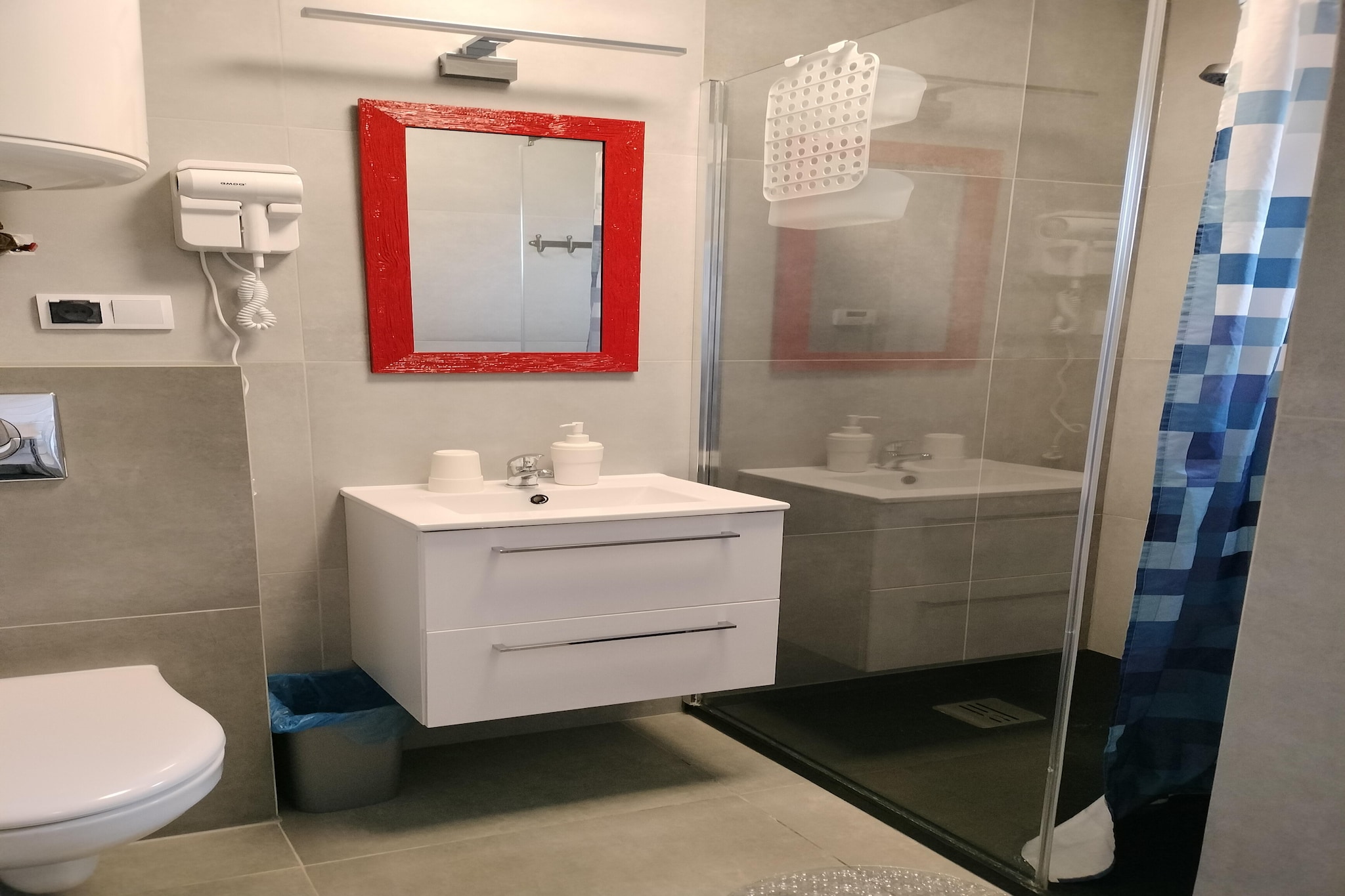 Domki Trebor dla 6 osób-Badkamer