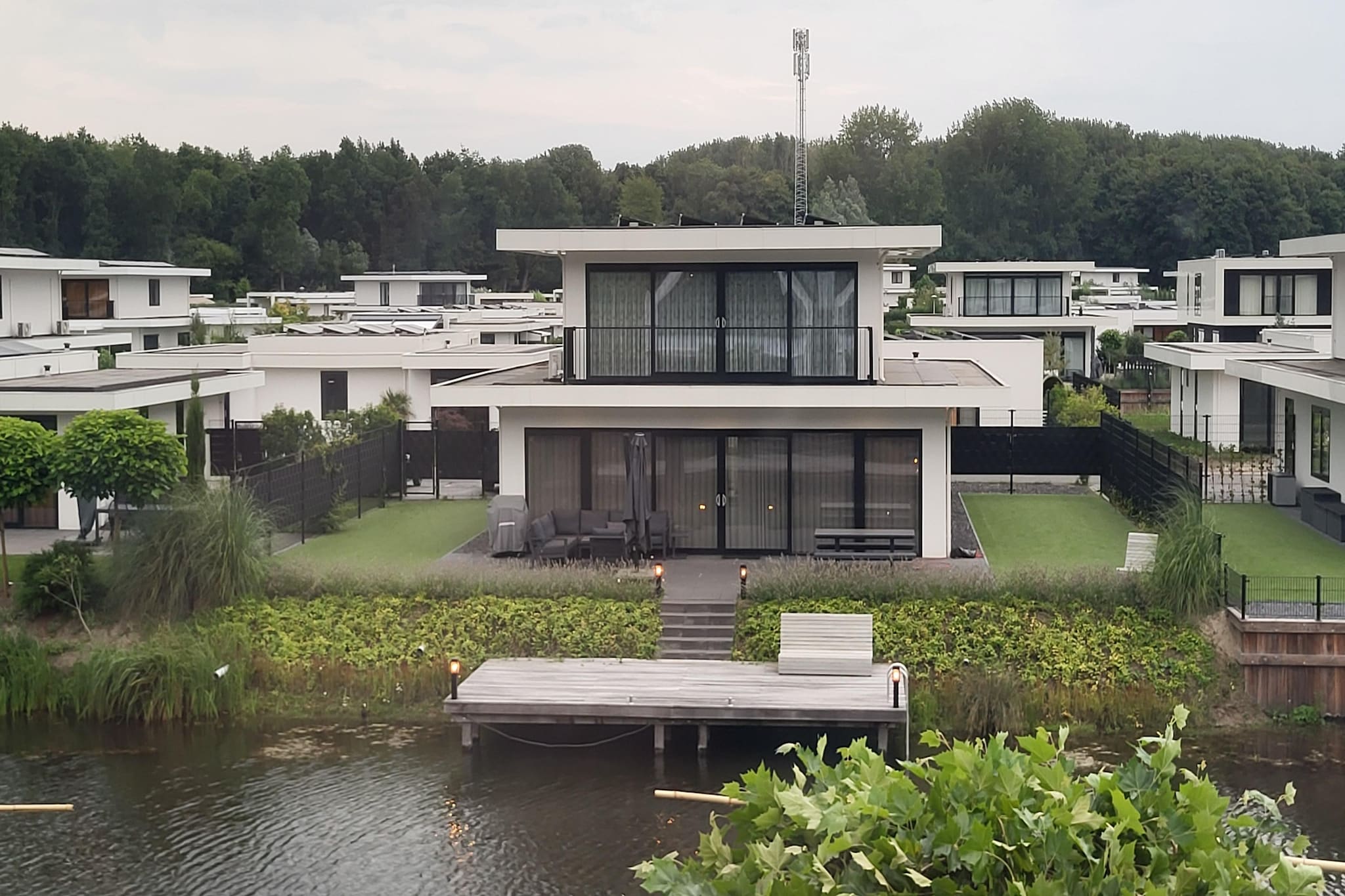 Watervilla Harderwold 577a-Tuinen zomer