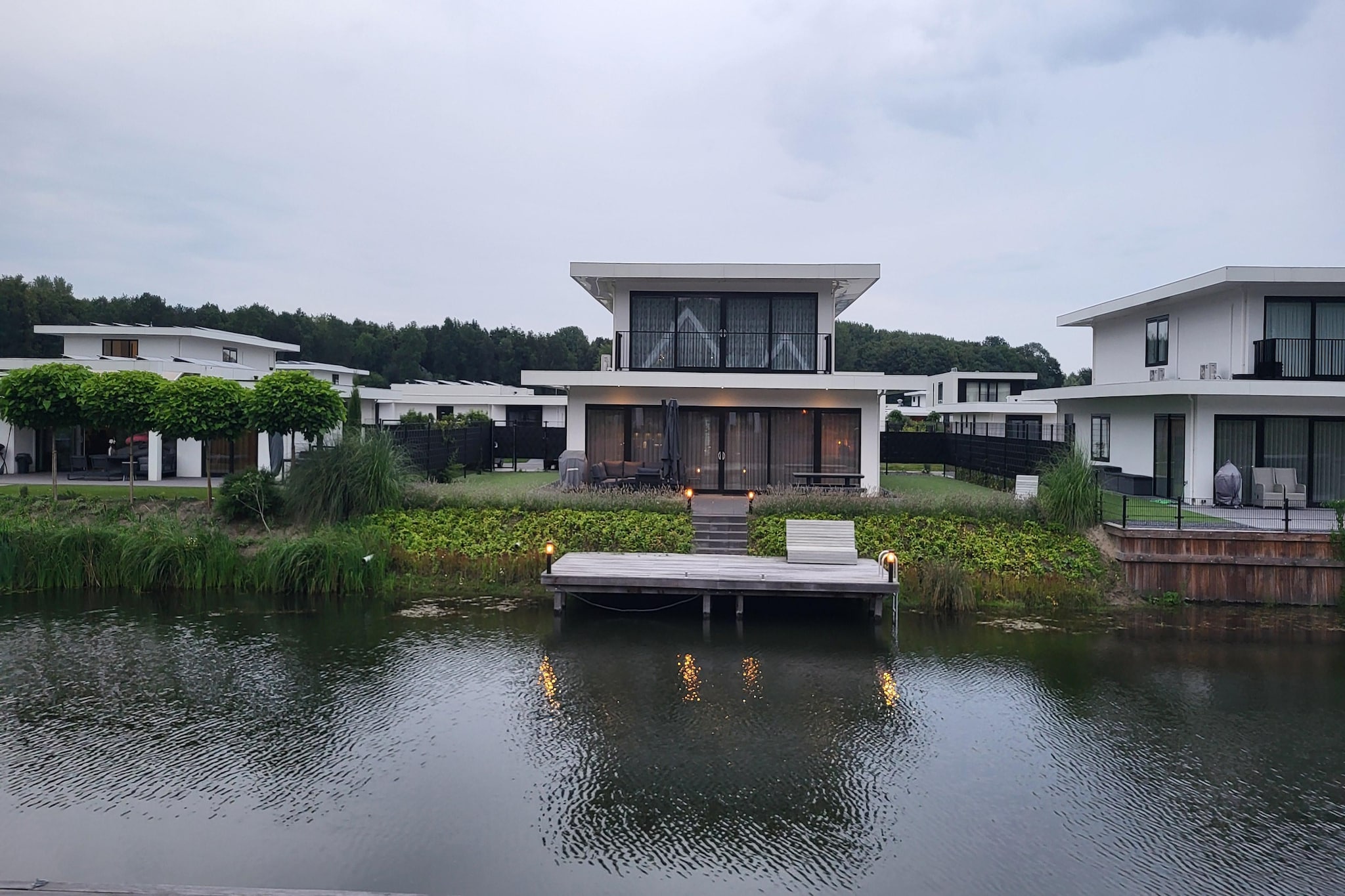 Watervilla Harderwold 577a-Tuinen zomer