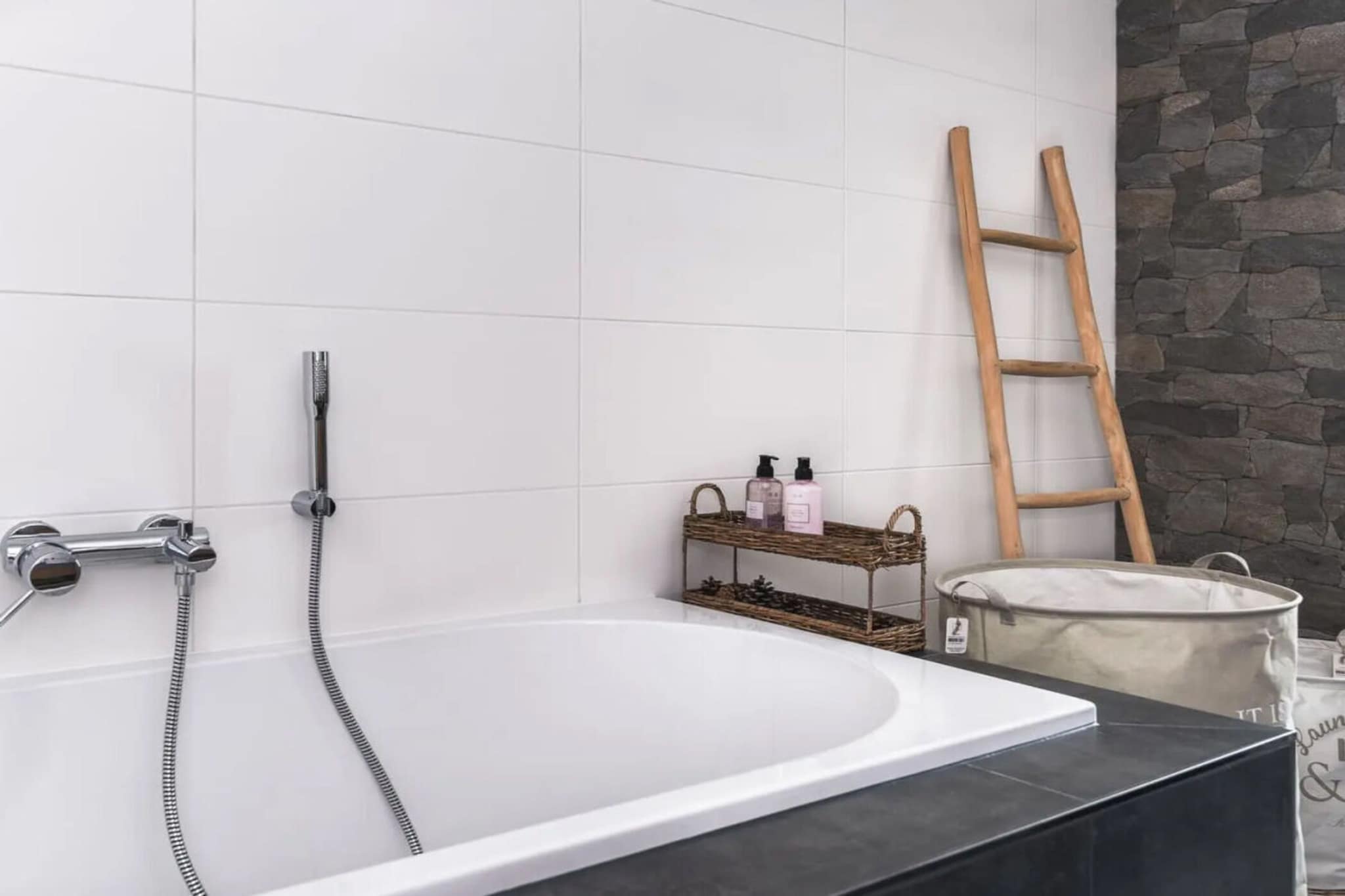 467355-Badkamer
