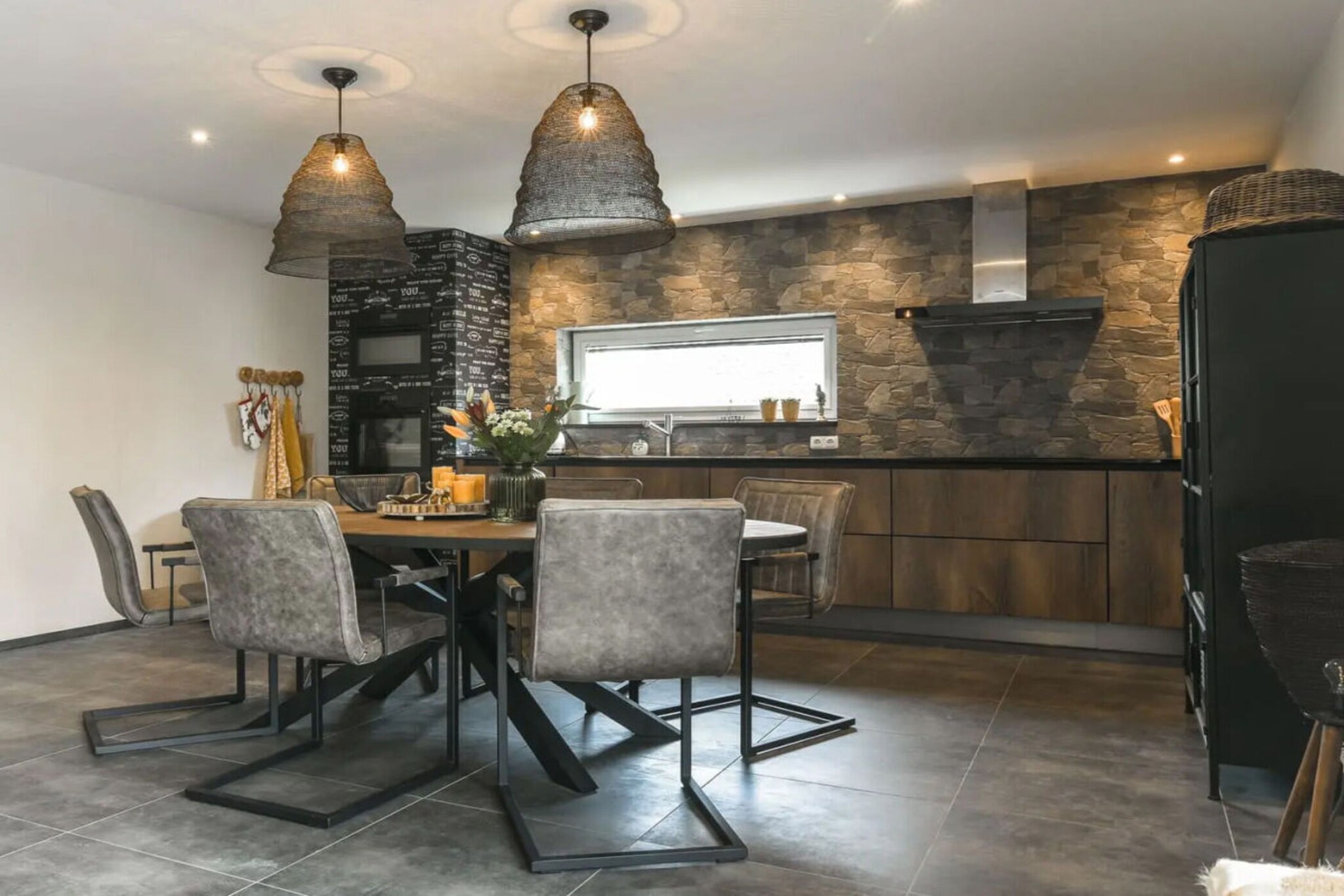 467355-Eetkamer