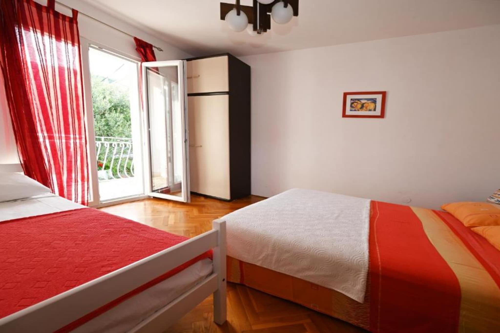 Apartments Mihovilović - 50 m from beach - Two Bedroom Apartment with Balcony and Sea View (A2)-Slaapkamer