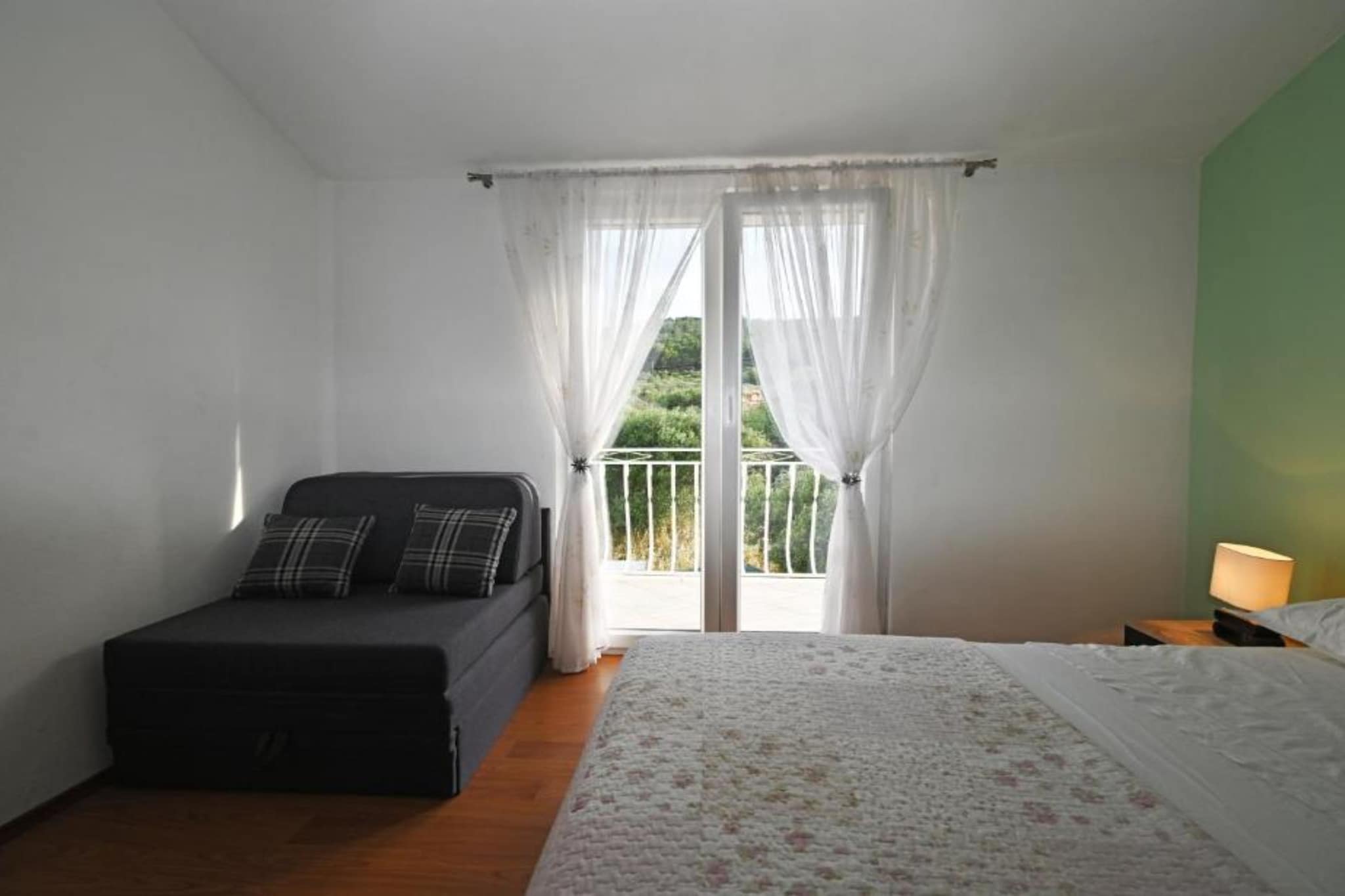 Apartments Mihovilović - 50 m from beach - Superior Two Bedroom Apartment with Balcony and Sea View (A3)-Schlafzimmer