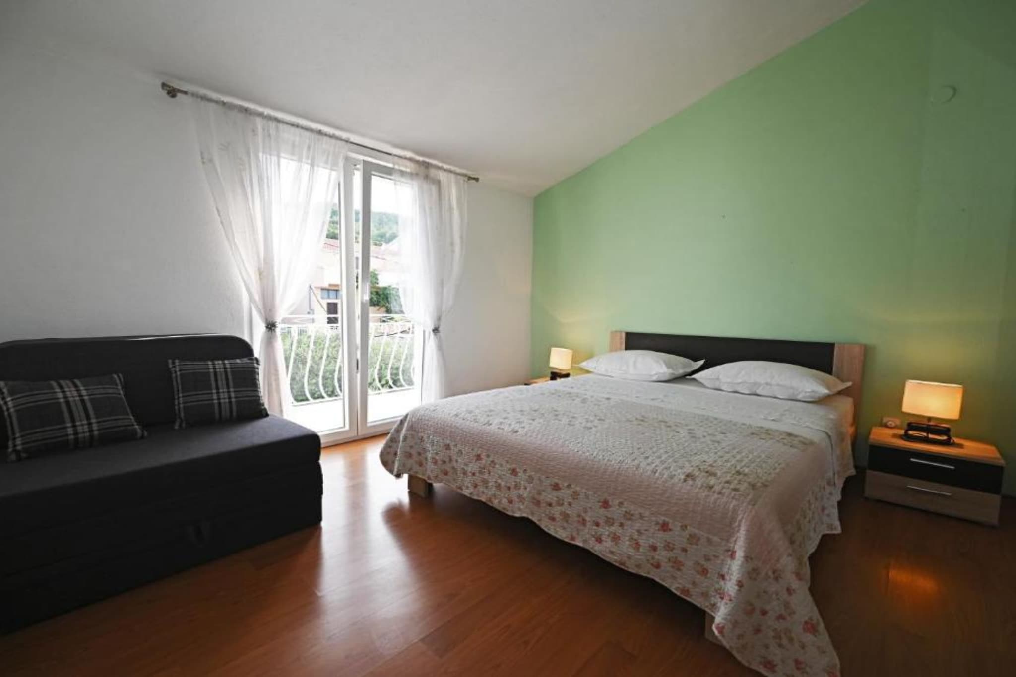 Apartments Mihovilović - 50 m from beach - Superior Two Bedroom Apartment with Balcony and Sea View (A3)-Schlafzimmer
