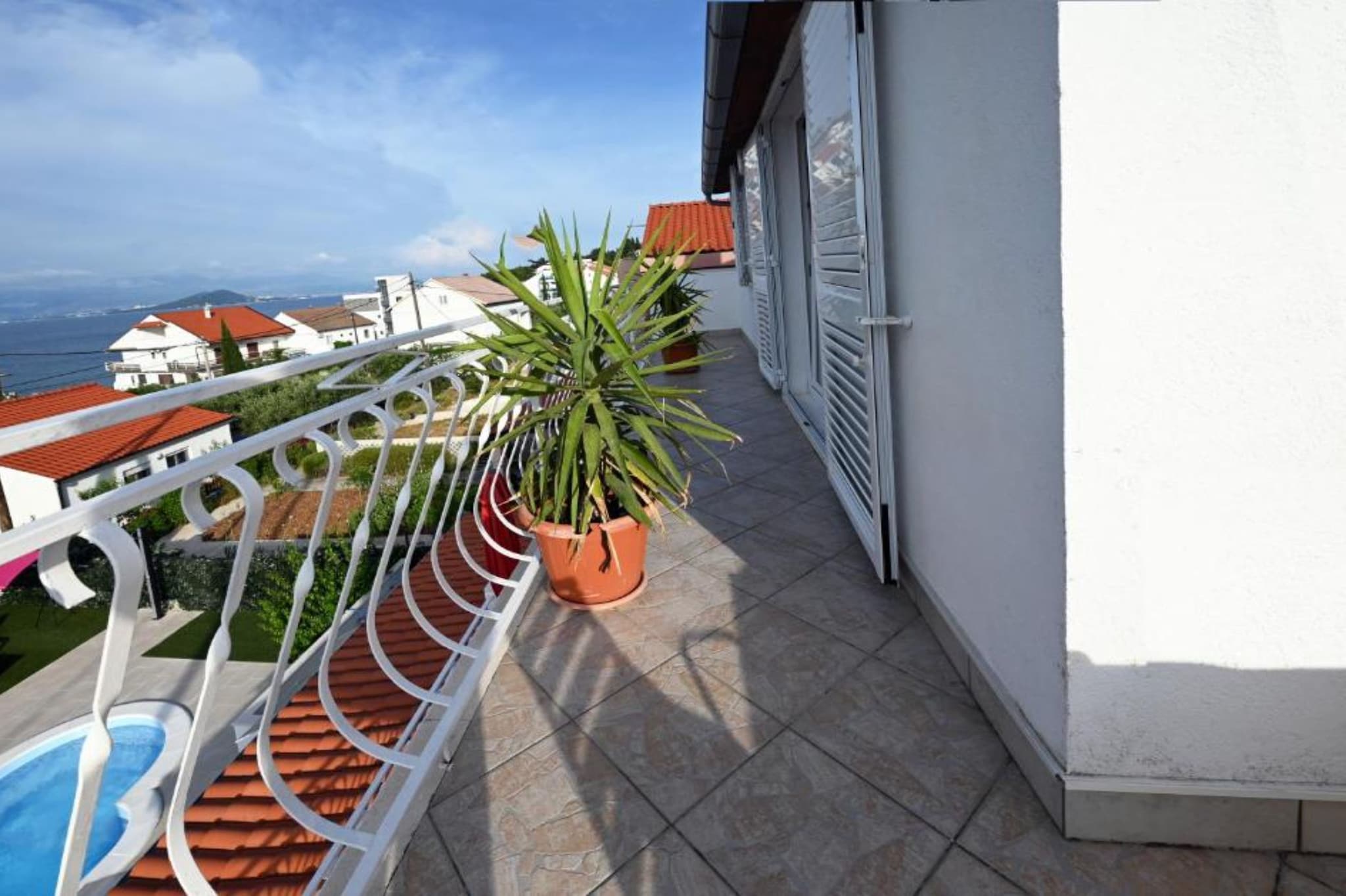 Apartments Mihovilović - 50 m from beach - Superior Two Bedroom Apartment with Balcony and Sea View (A3)-Aussicht