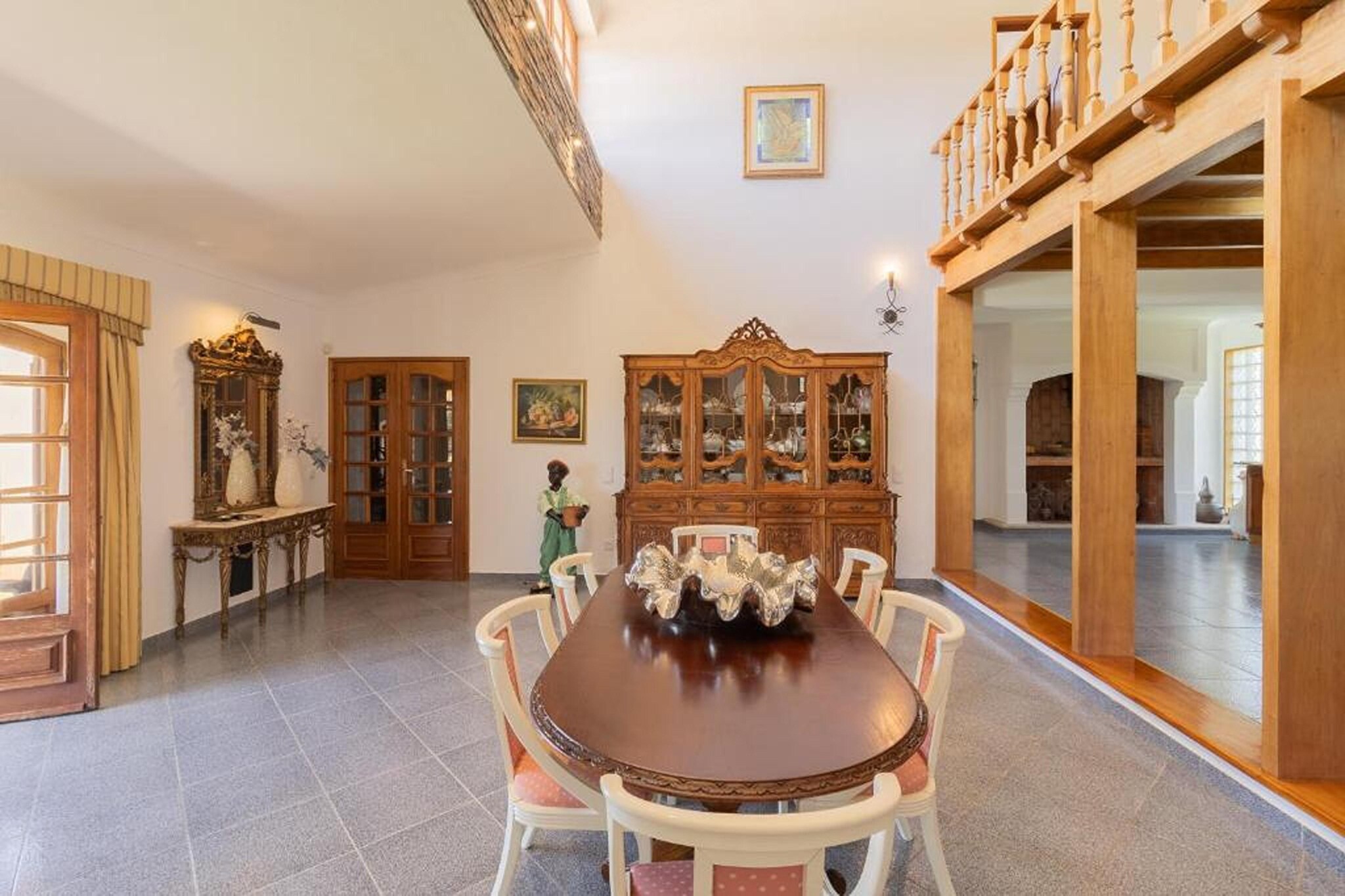 Villa in Lagos with Private Pool and Garden