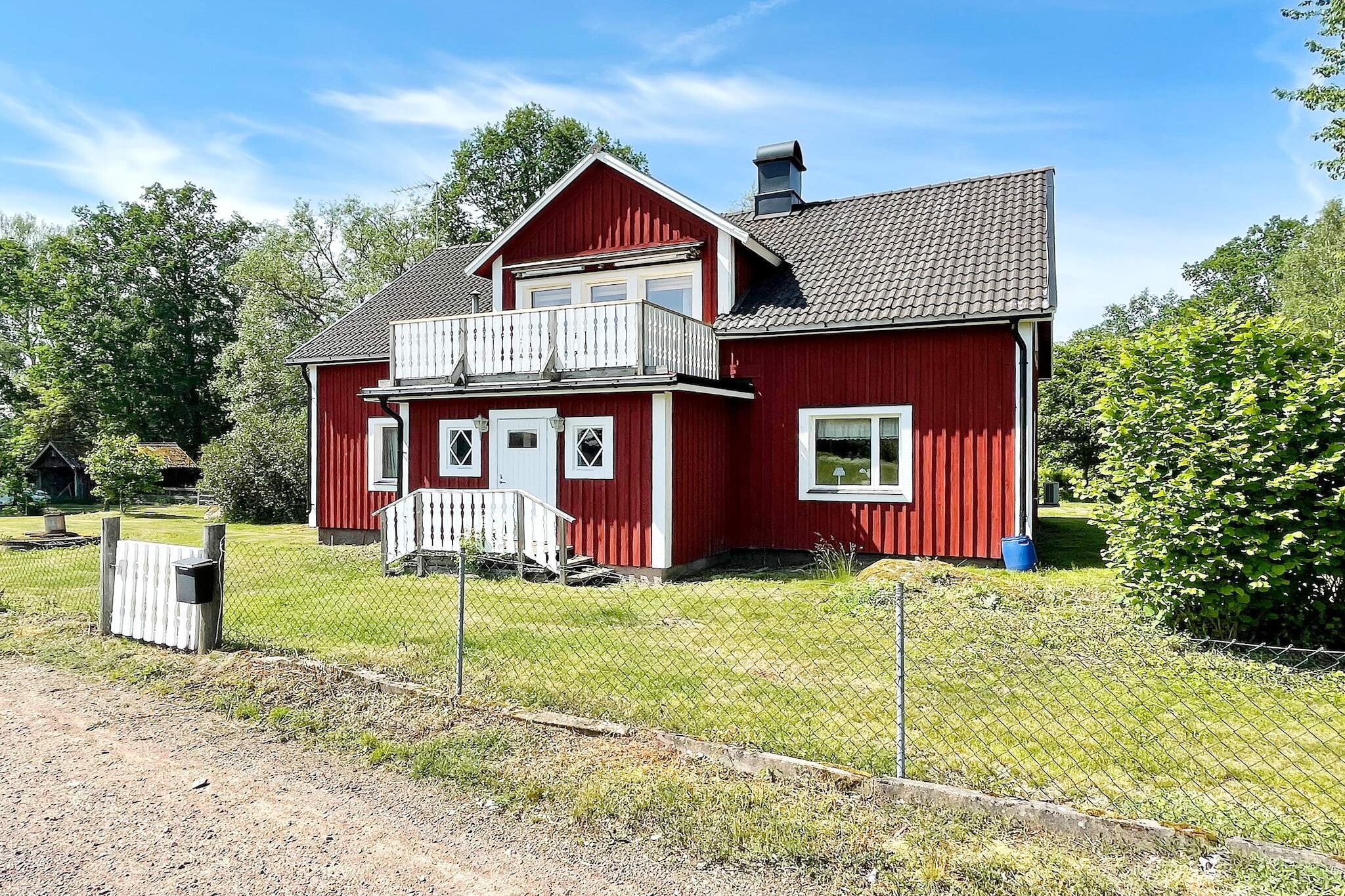 Internet Access DSL, Kitchen(cooker(electric), coffee machine, microwave, dishwasher, fridge, freezer(60-99L), freezer(100-139L), water from well), Living/bed room(TV), bedroom(single folding bed), bedroom(double bed), bedroom(double bed), bedroom(2x single bed), bathroom(washbasin, shower, toilet, washing machine), bathroom(washbasin, shower, toilet), balcony, heating(electric), terrace, garden, garden furniture, parking