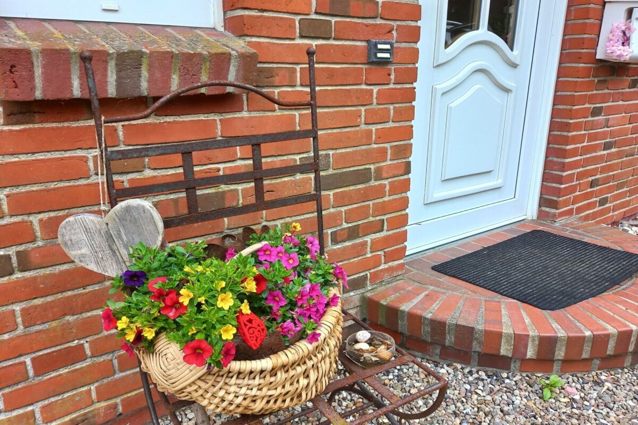 Land und Meer means guesthouse  "Country and Sea"
