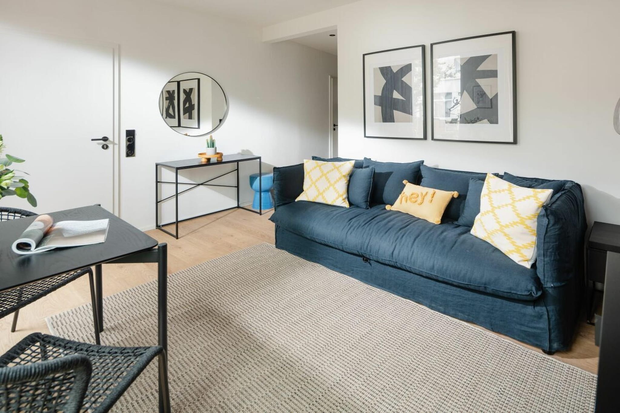 Fresh, charming, renovated holiday apartment with terrace for up to 3 people.