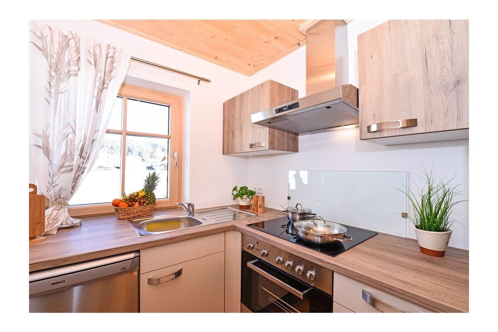 476489-Kitchen