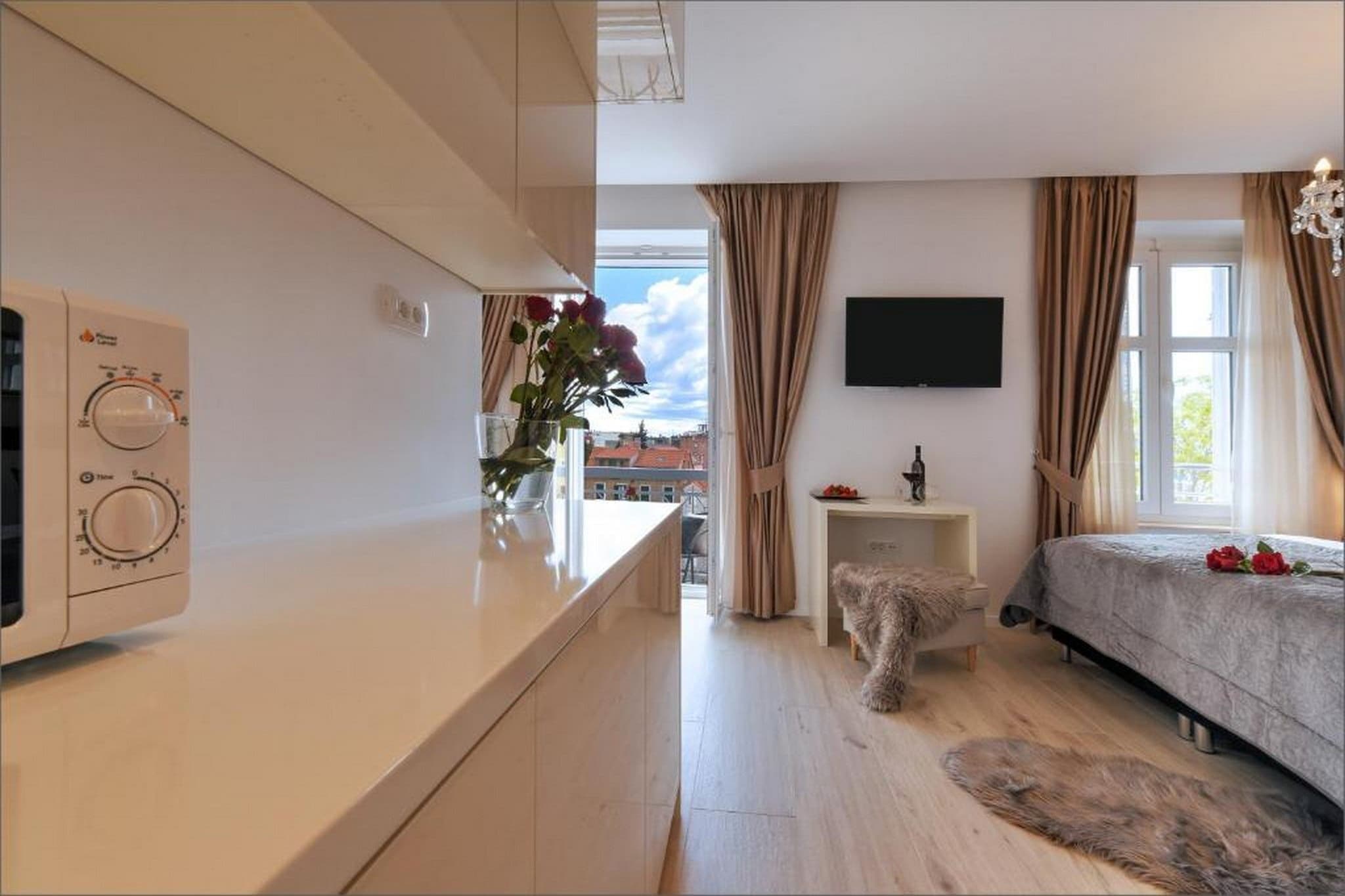 Deluxe Double Room with Balcony and Sea View (1)