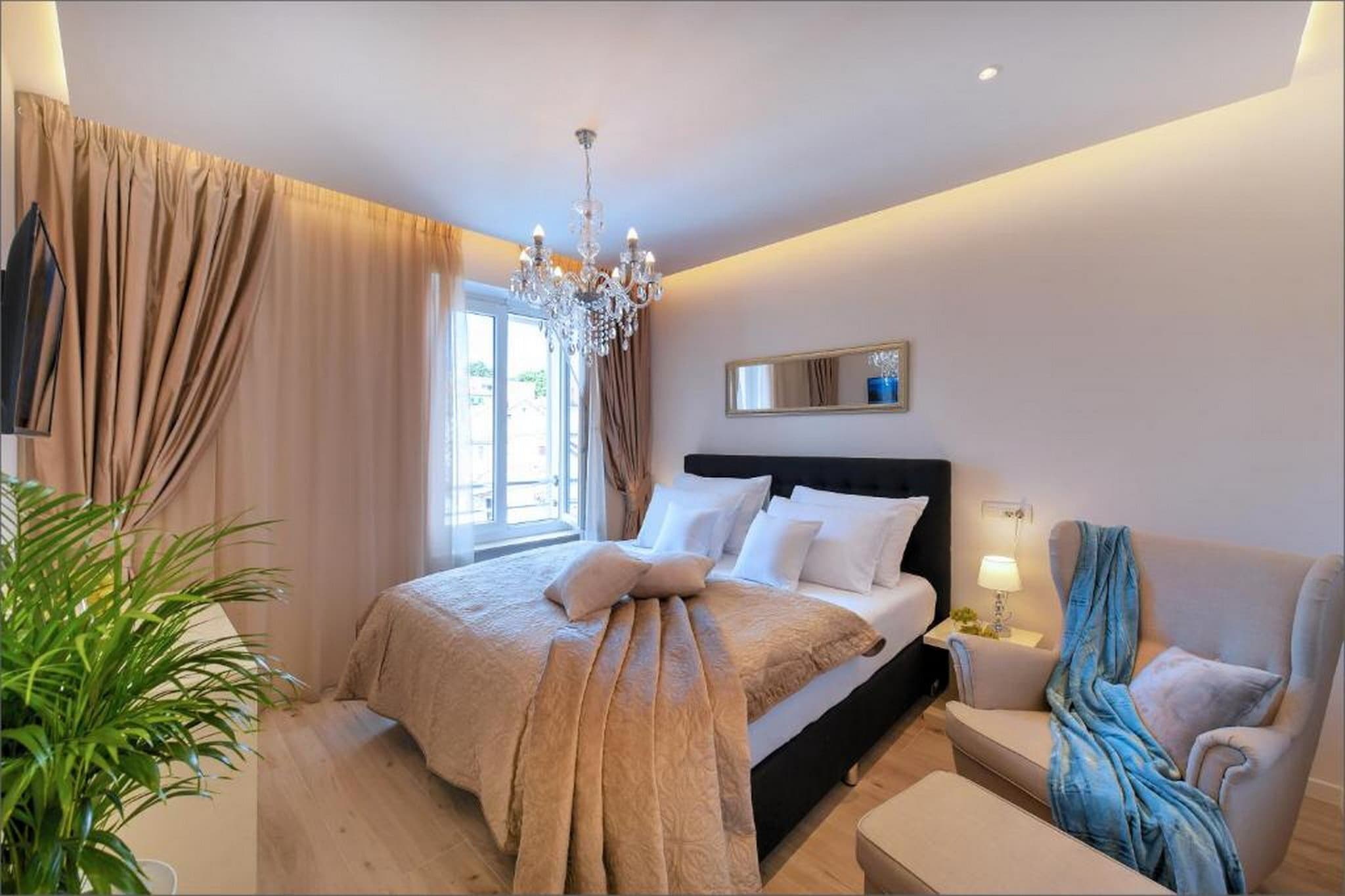 Deluxe Room with King Size Bed (4)-Schlafzimmer