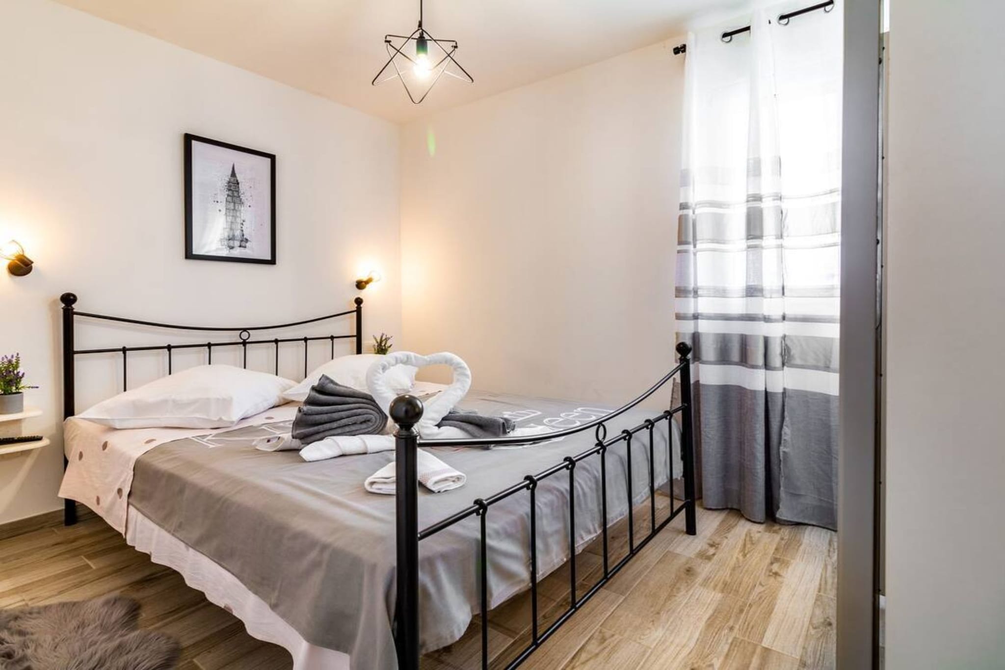 Holiday Home Sunny Side - Six Bedroom Holiday Home-Schlafzimmer