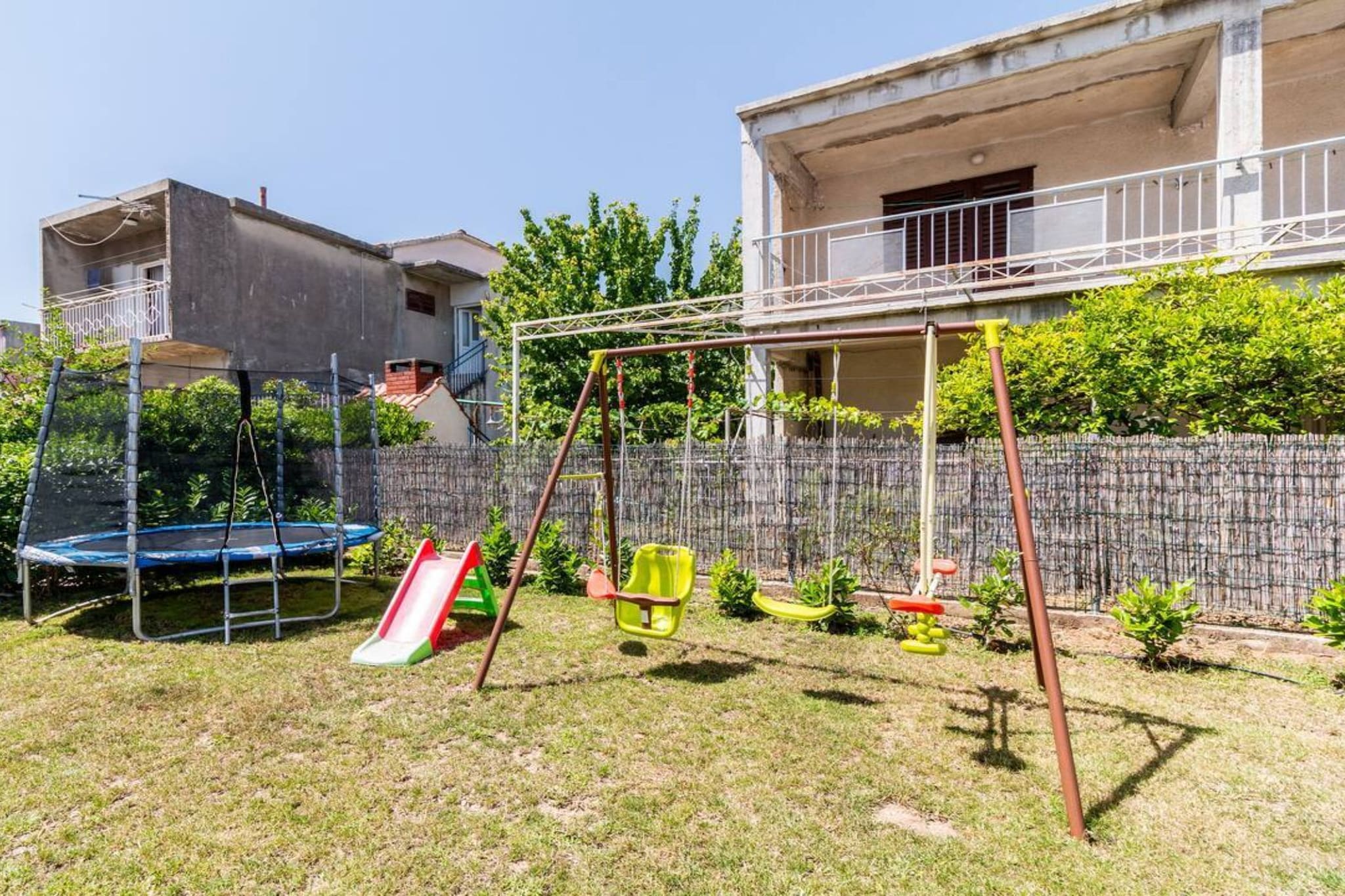 Holiday Home Sunny Side - Six Bedroom Holiday Home