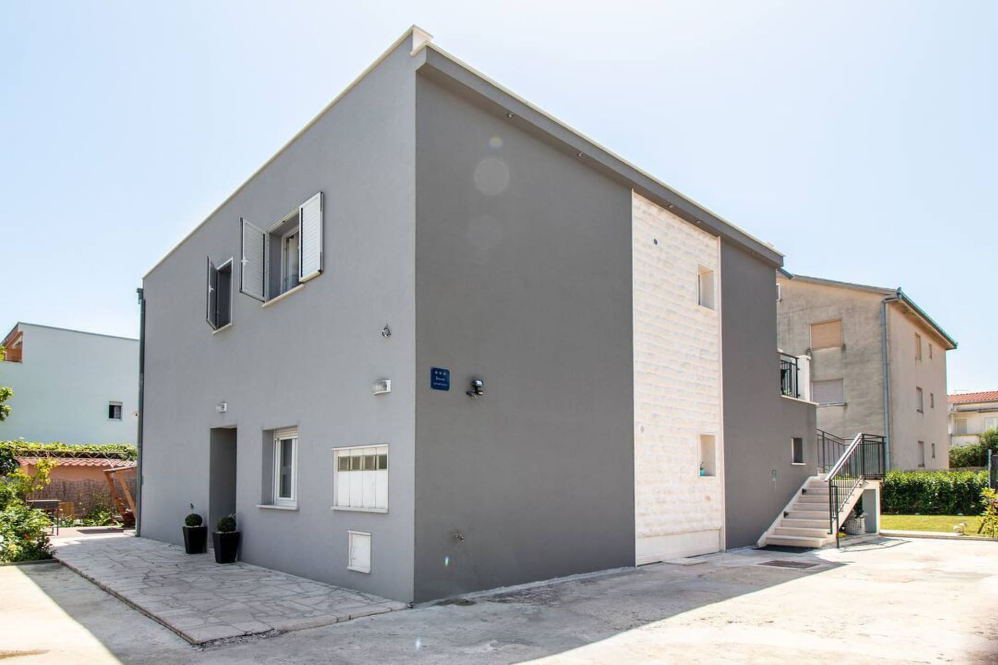 Holiday Home Sunny Side - Six Bedroom Holiday Home-Außenbereich