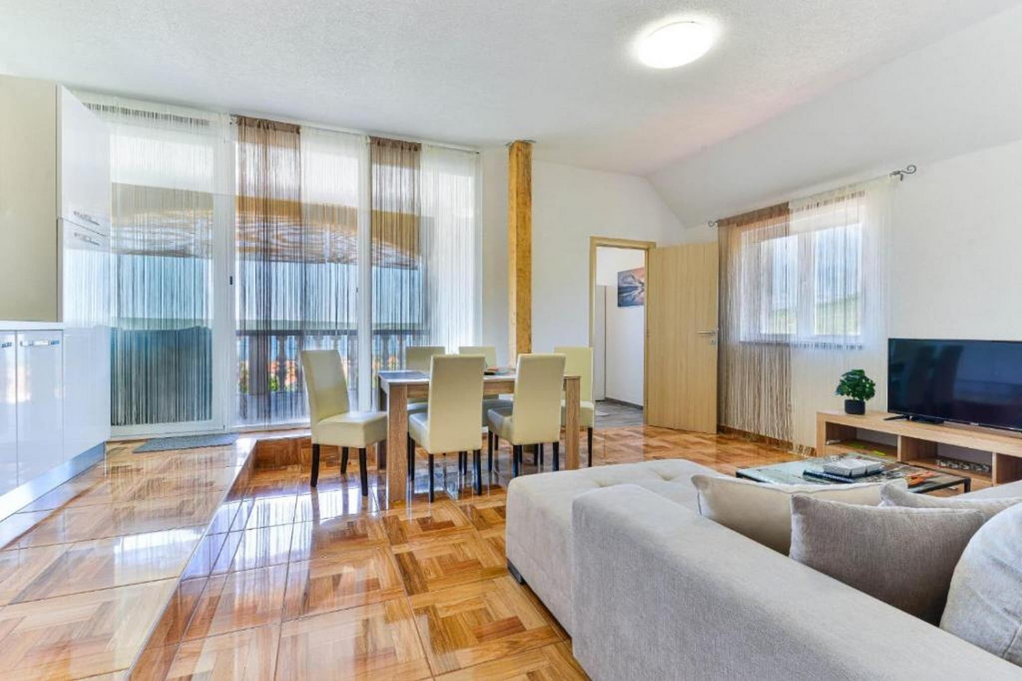 Pool apartment Leonardo - Three Bedroom apartment with Terrace and Swimming pool-Dining room