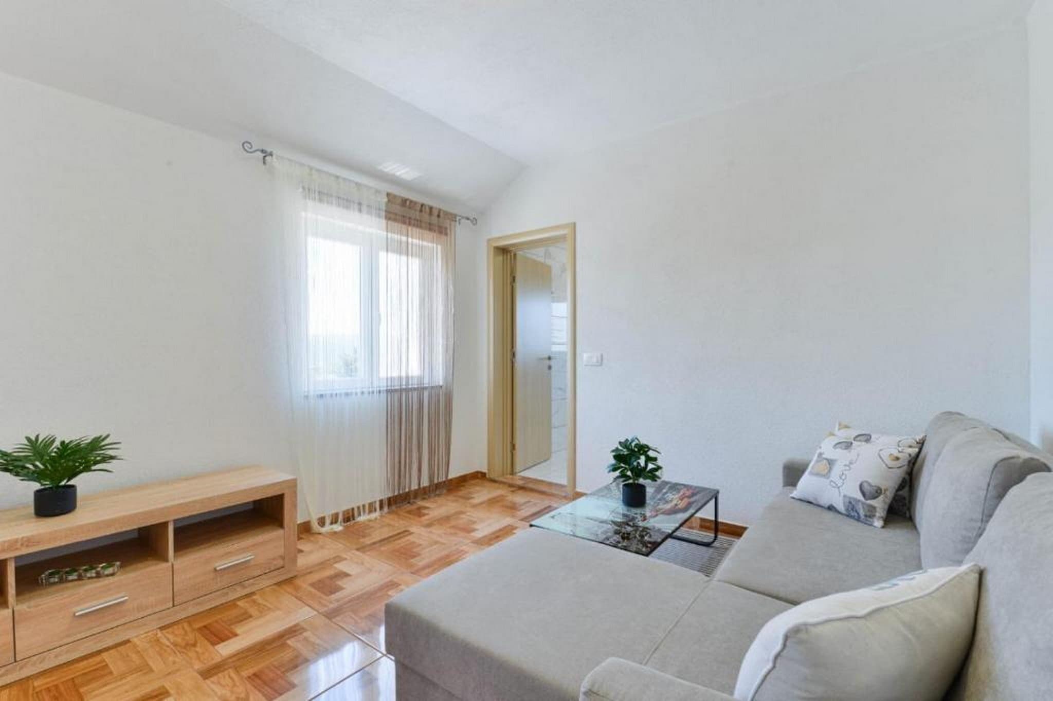 Pool apartment Leonardo - Three Bedroom apartment with Terrace and Swimming pool