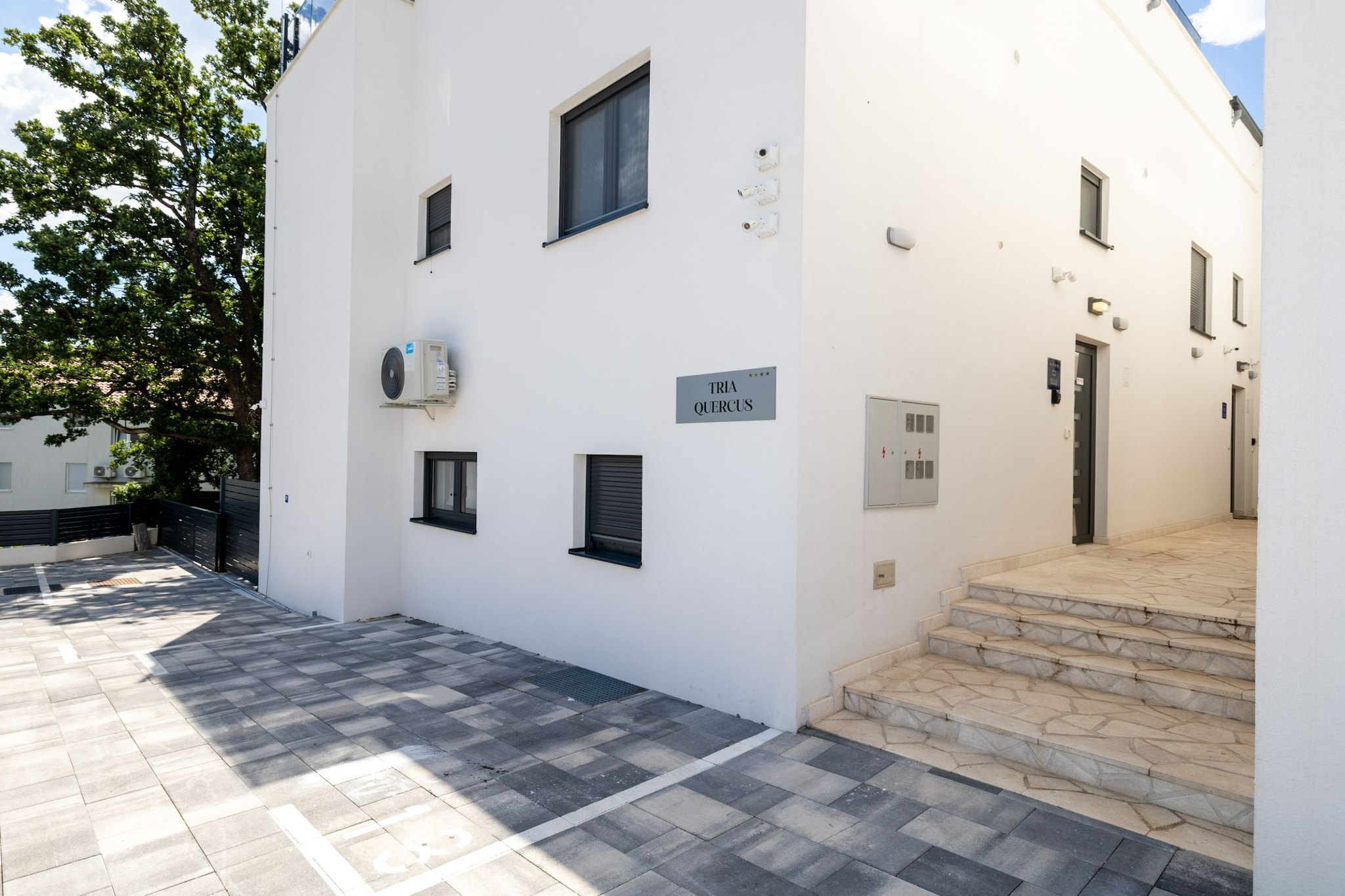 Villa Tria Quercus - Two Bedroom Villa with Terrace and Swimping pool-Buitenlucht