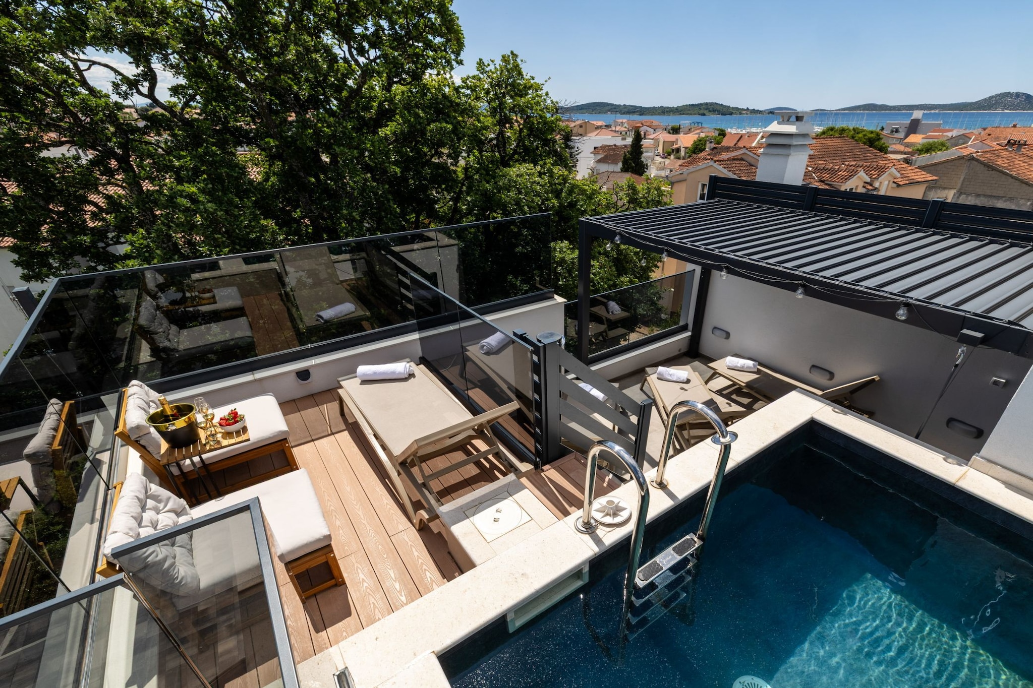 Villa Tria Quercus - Two Bedroom Villa with Terrace and Swimping pool-Zwembad