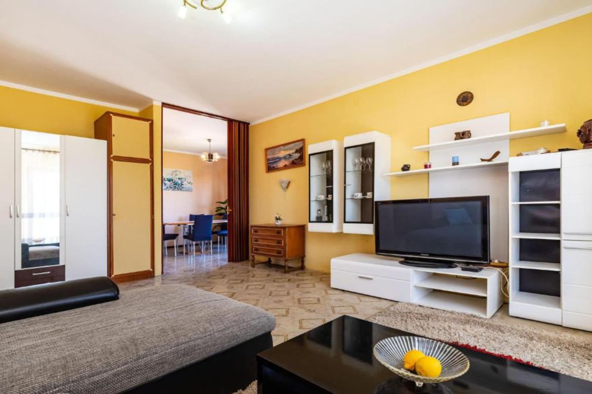 Apartment Serđa - Two Bedroom Apartment with Terrace-Wohnzimmer