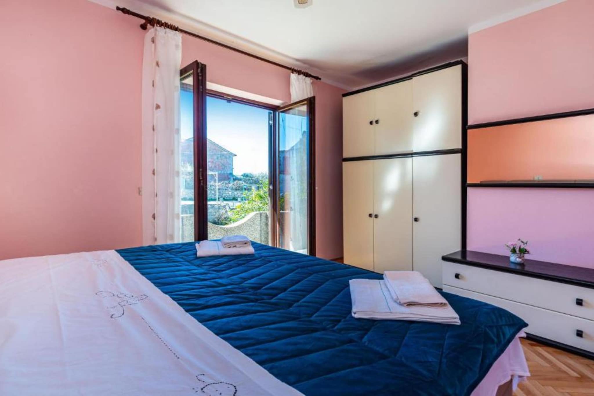 Apartment Serđa - Two Bedroom Apartment with Terrace-Schlafzimmer