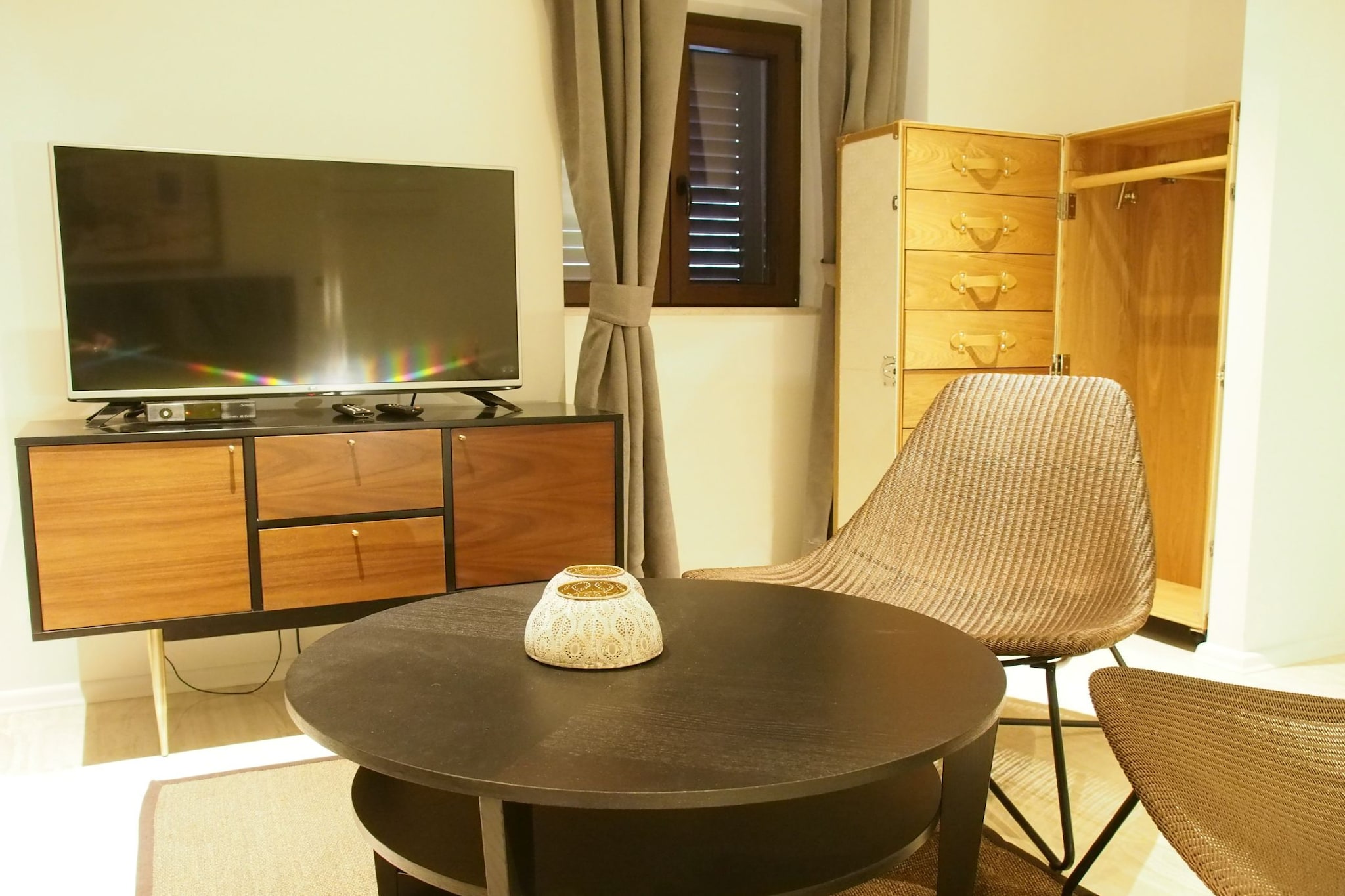 Luxury Style Apartments - Deluxe Studio (Modern)