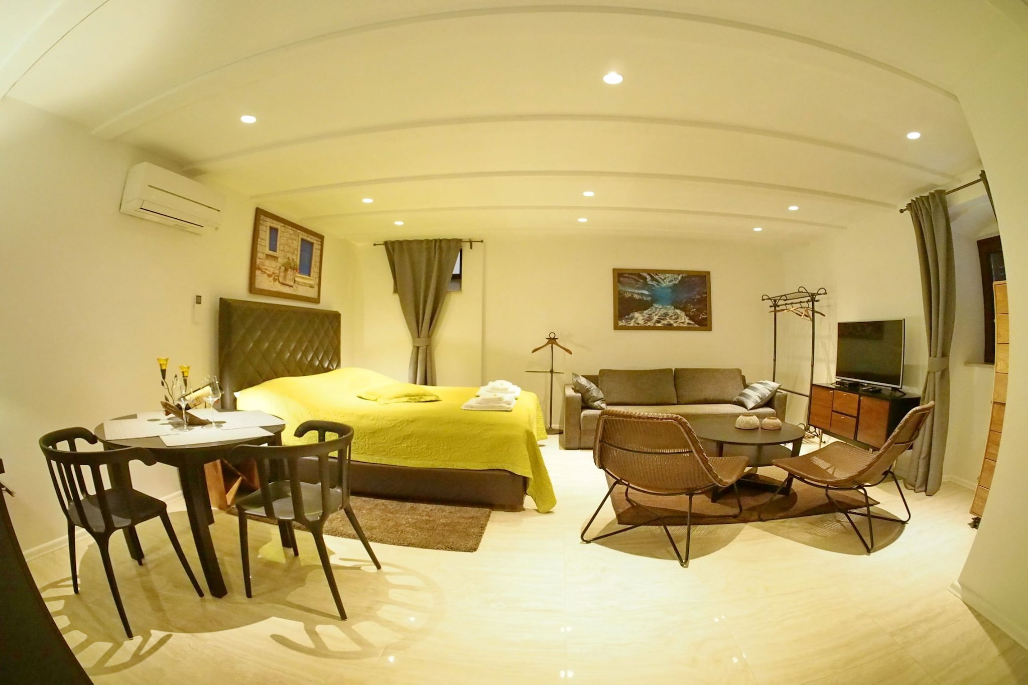 Luxury Style Apartments - Deluxe Studio (Modern)