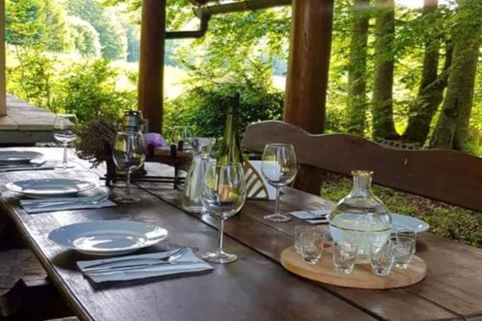 Holiday Home with Three Bedrooms and Garden-Indoor