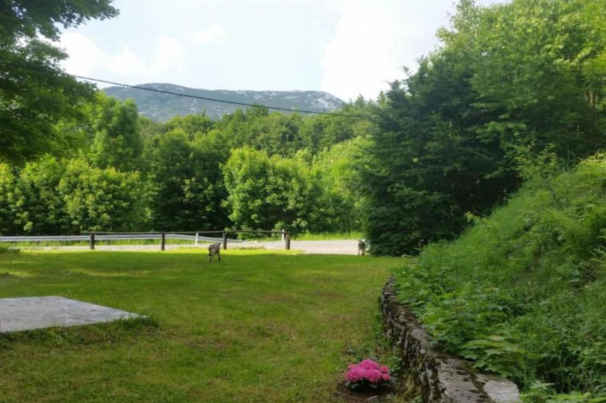 Holiday Home with Three Bedrooms and Garden - Buitenlucht