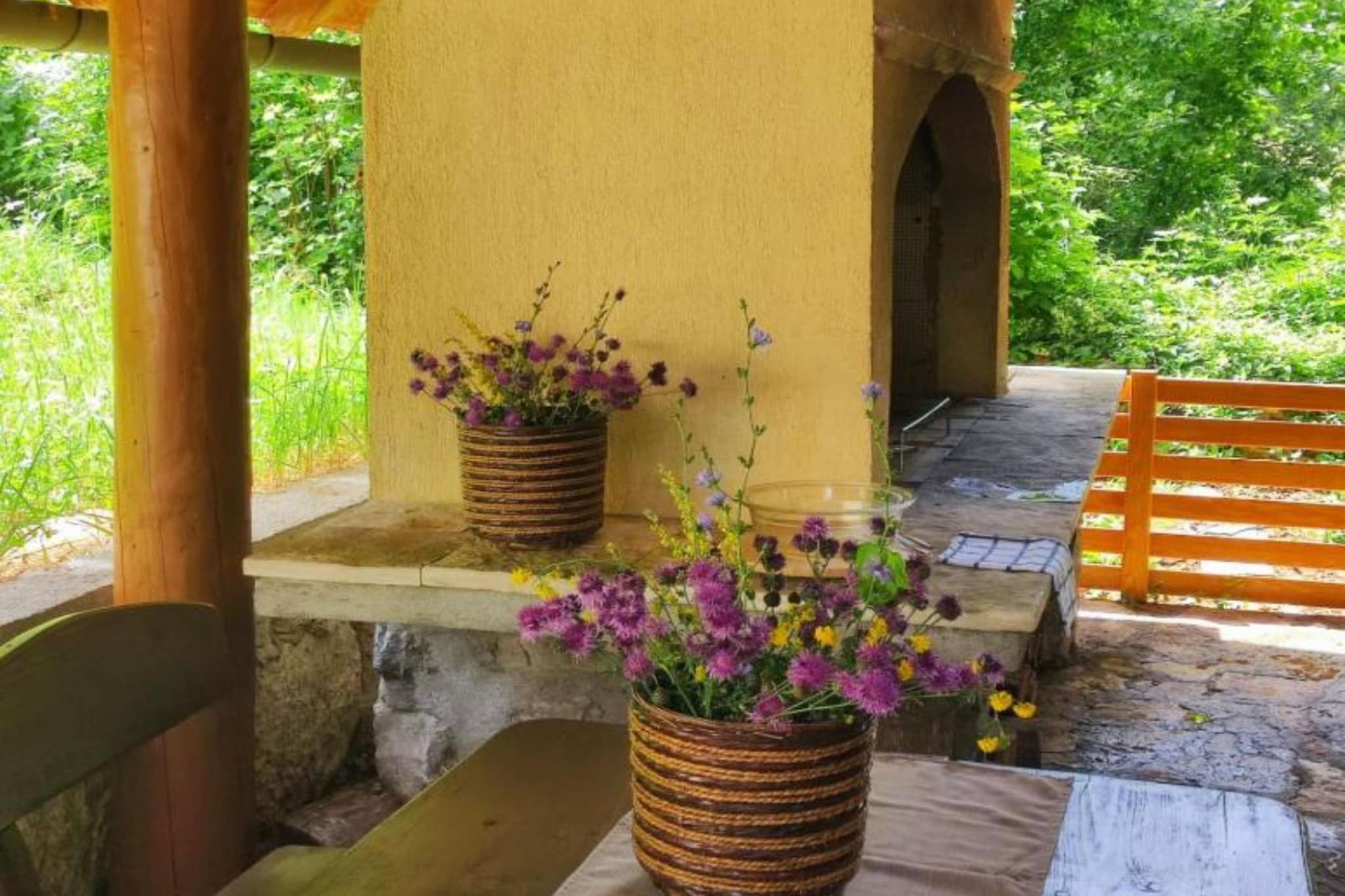 Holiday Home with Three Bedrooms and Garden - Binnen