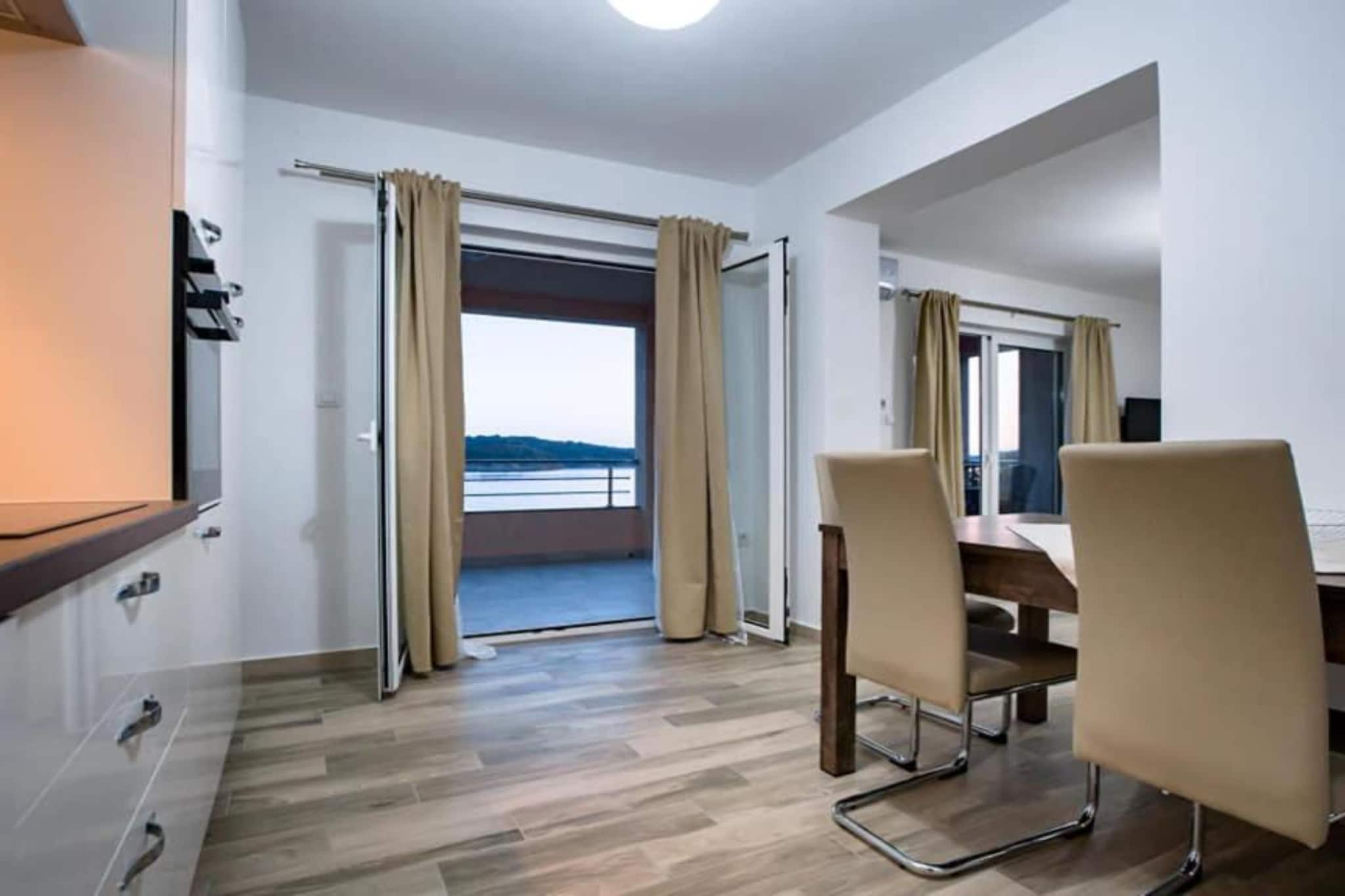 Apartments Villa Oceanus - Sea View Apartment 1 Golden sun-Dining room