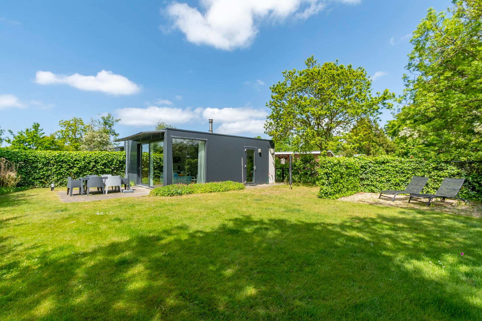 Bungalow Uitwaayer-Tuinen zomer