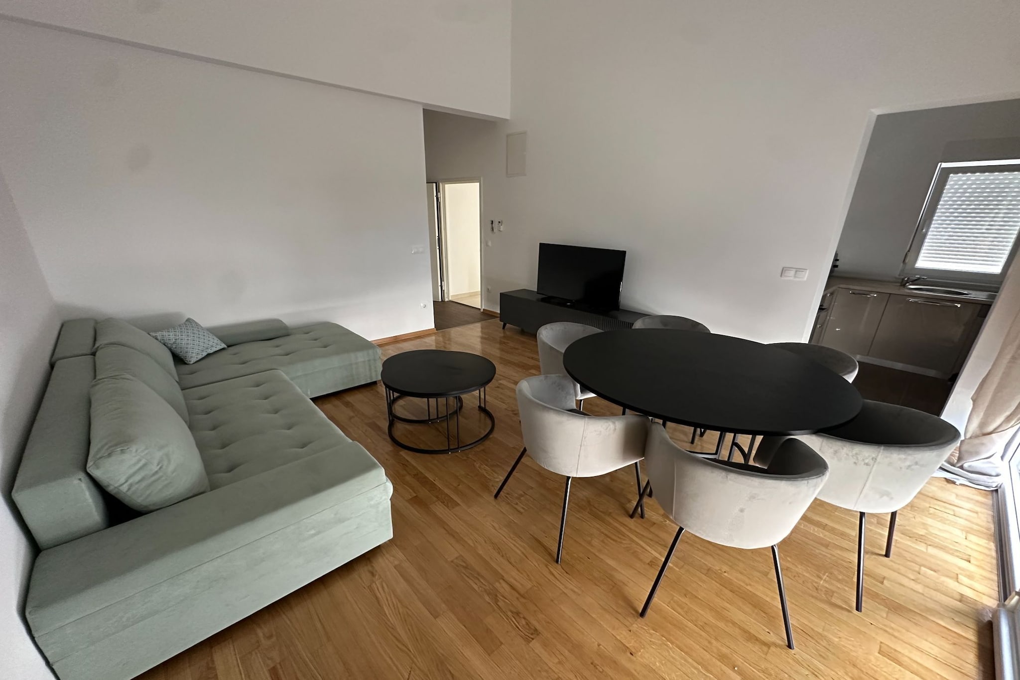 Apartments Neos - Three Bedroom Apartment with Balcony A3