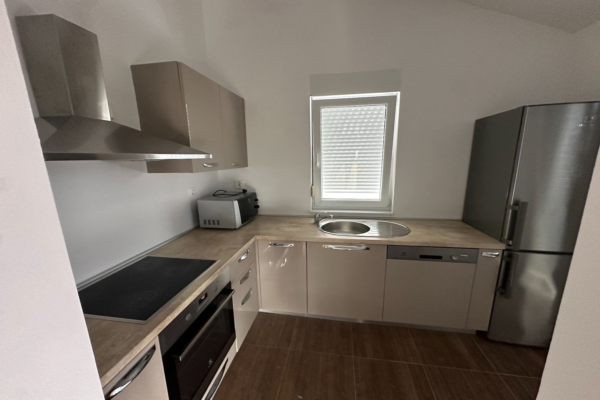 Apartments Neos - Three Bedroom Apartment with Balcony A3