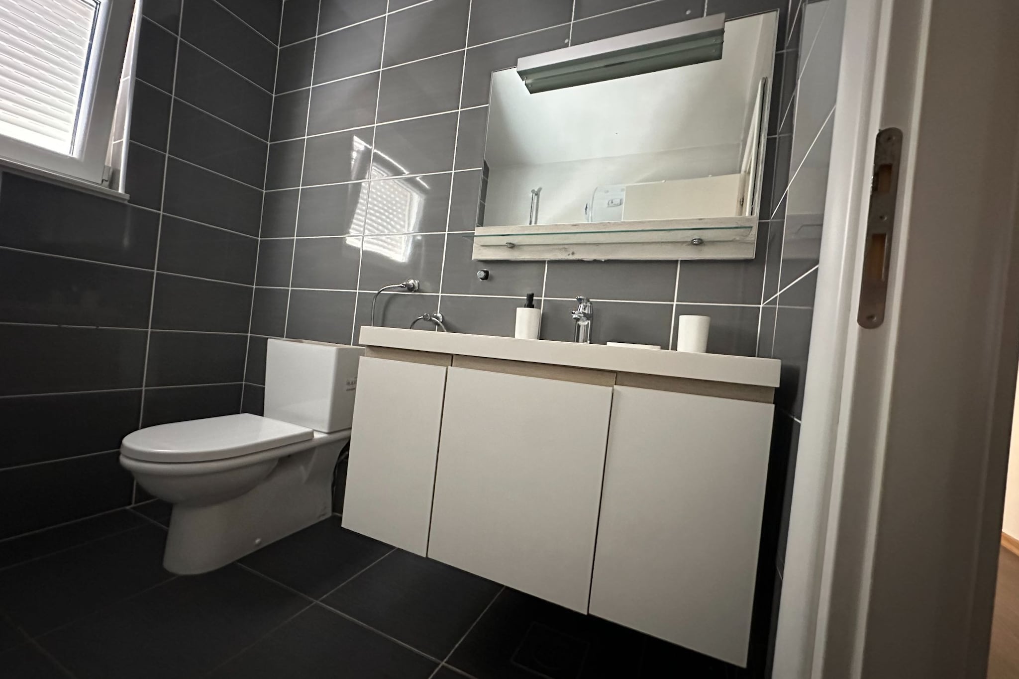 Apartments Neos - Three Bedroom Apartment with Balcony A3-Bathroom