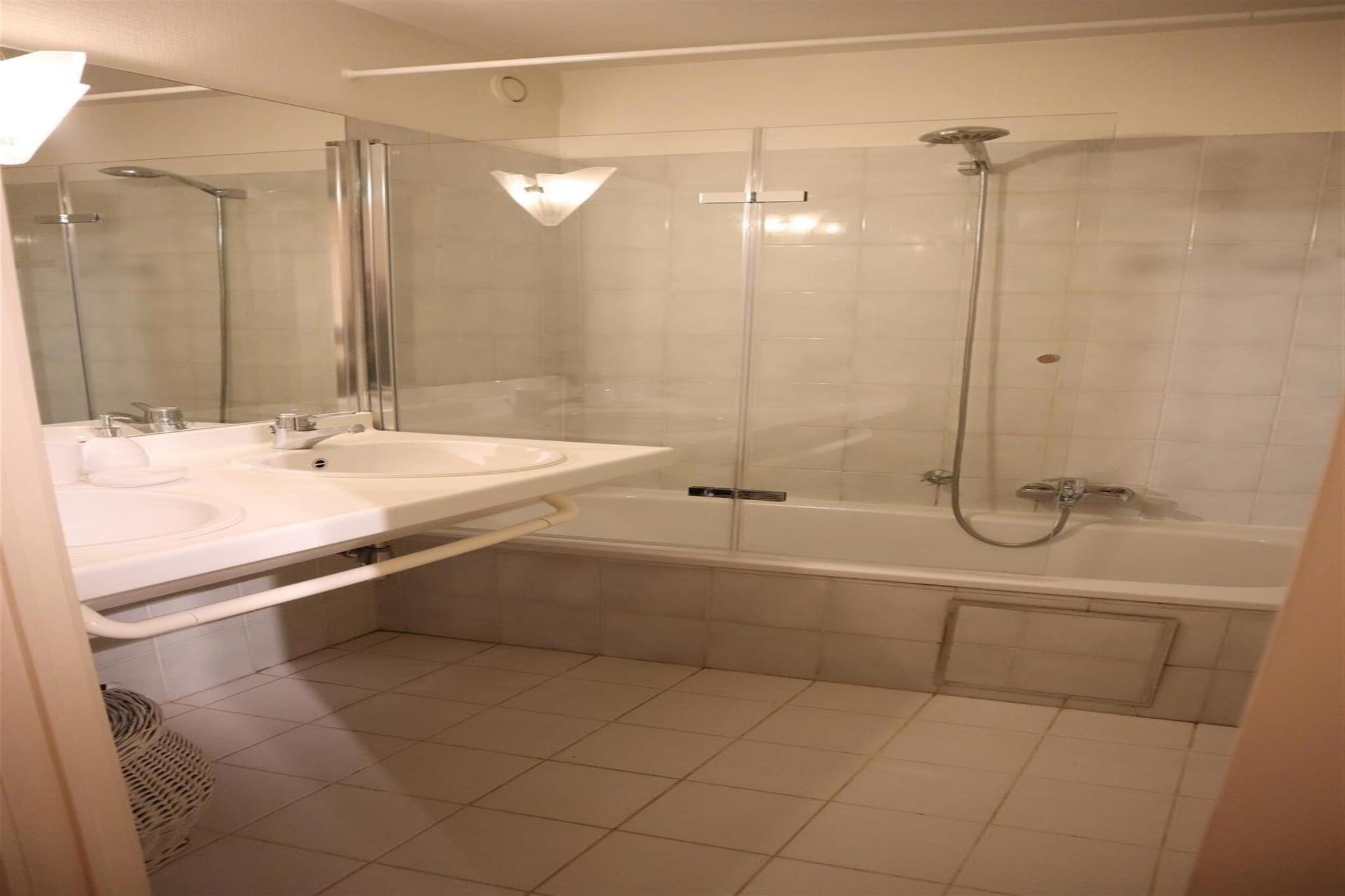 490403-Bathroom