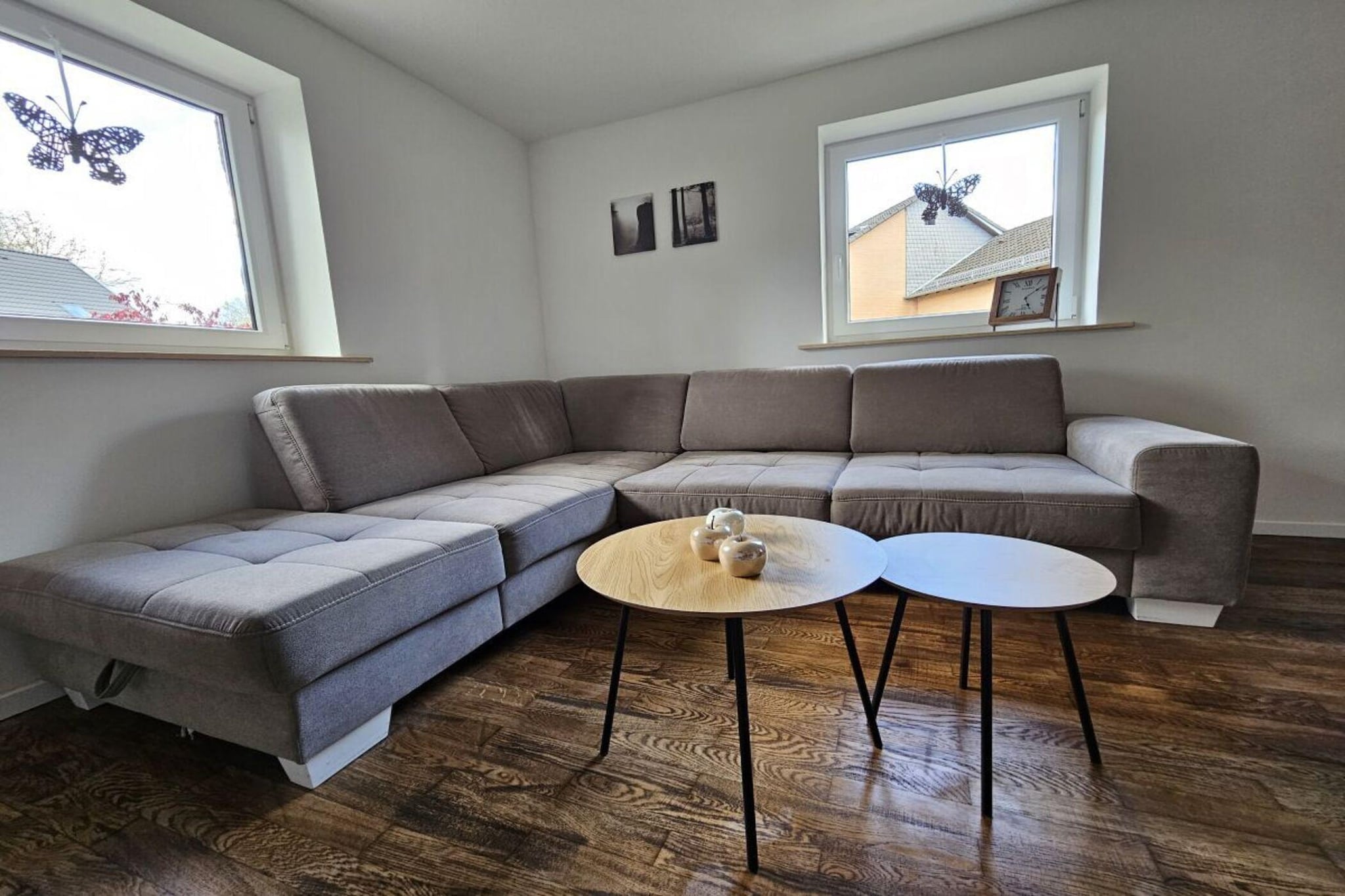 490403-Living room