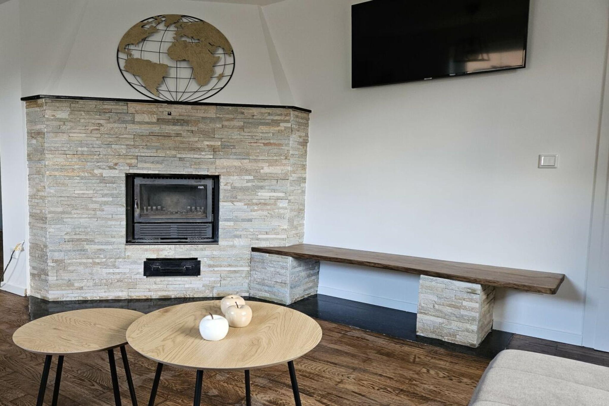 490403-Living room