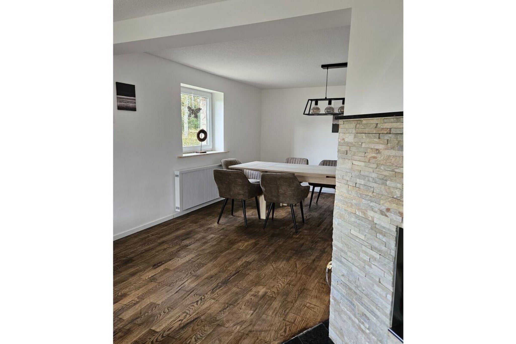 490403-Dining room
