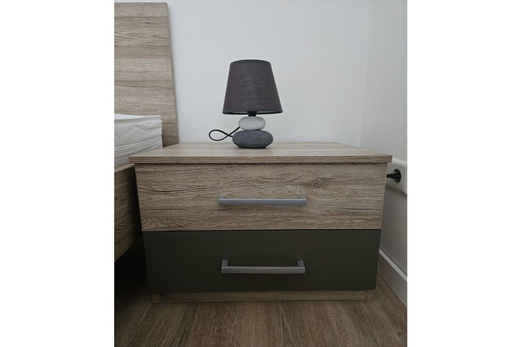 490403-Bedroom