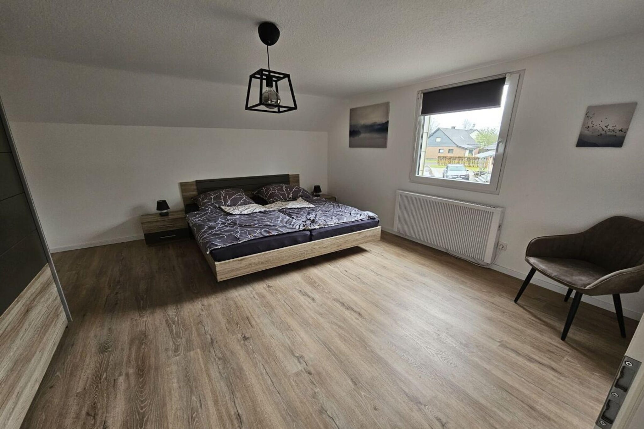 490403-Bedroom