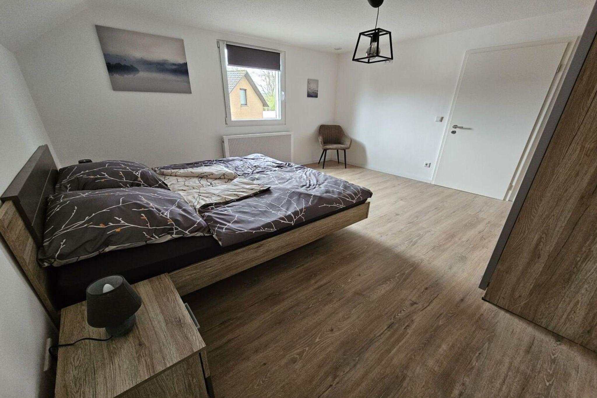 490403-Bedroom