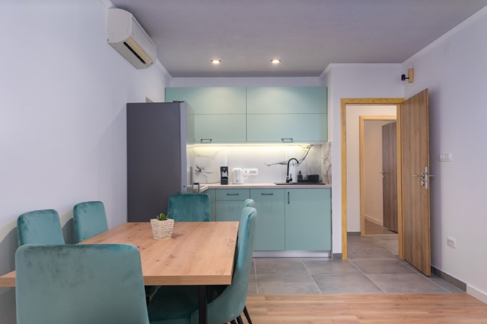 Apartments Vujina - One Bedroom apartment and Balcony 4 (Antonio)-Küche
