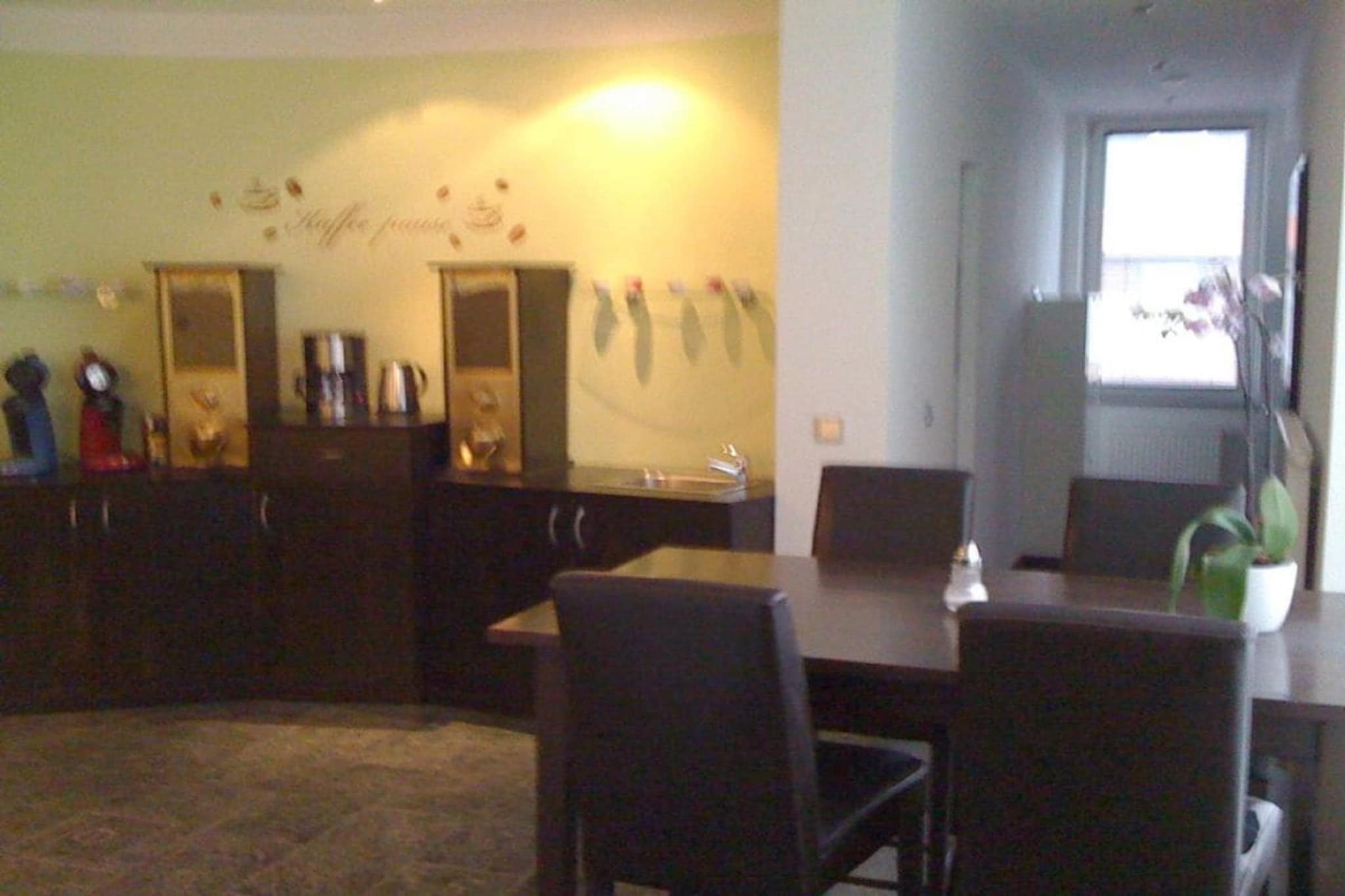 77179-Dining room