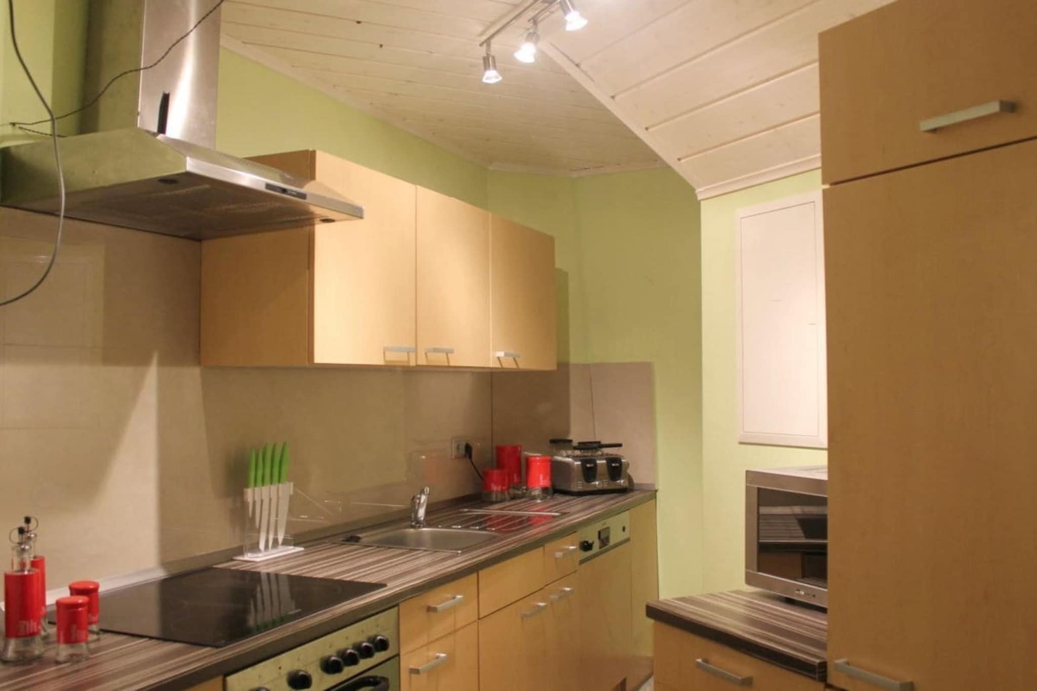 77179-Kitchen