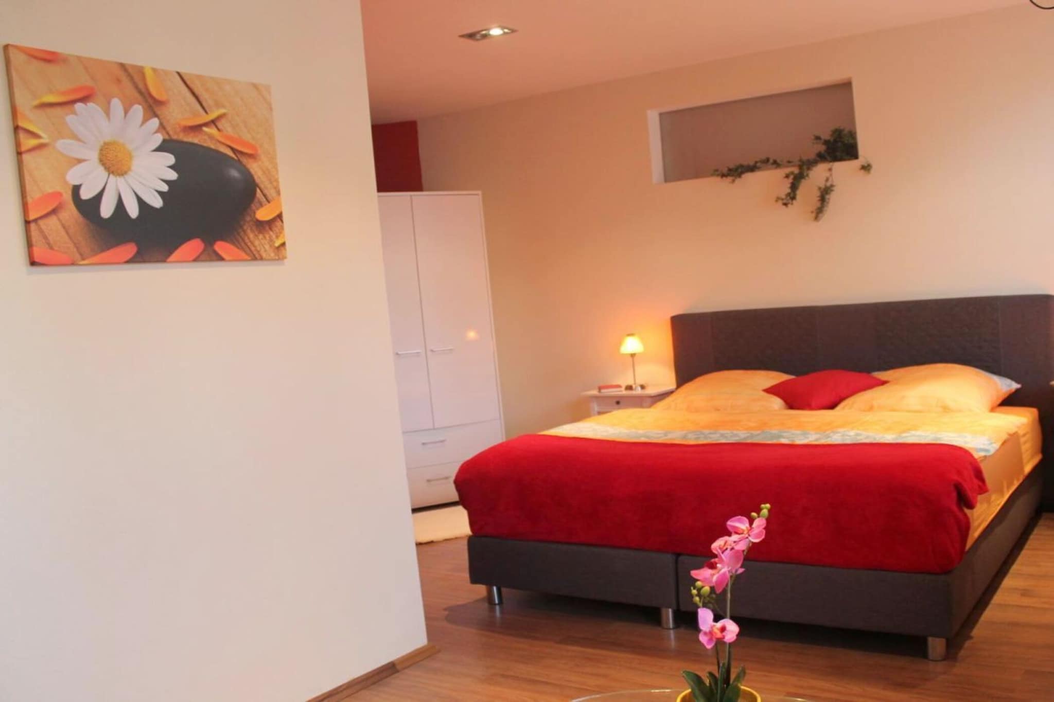 77179-Bedroom
