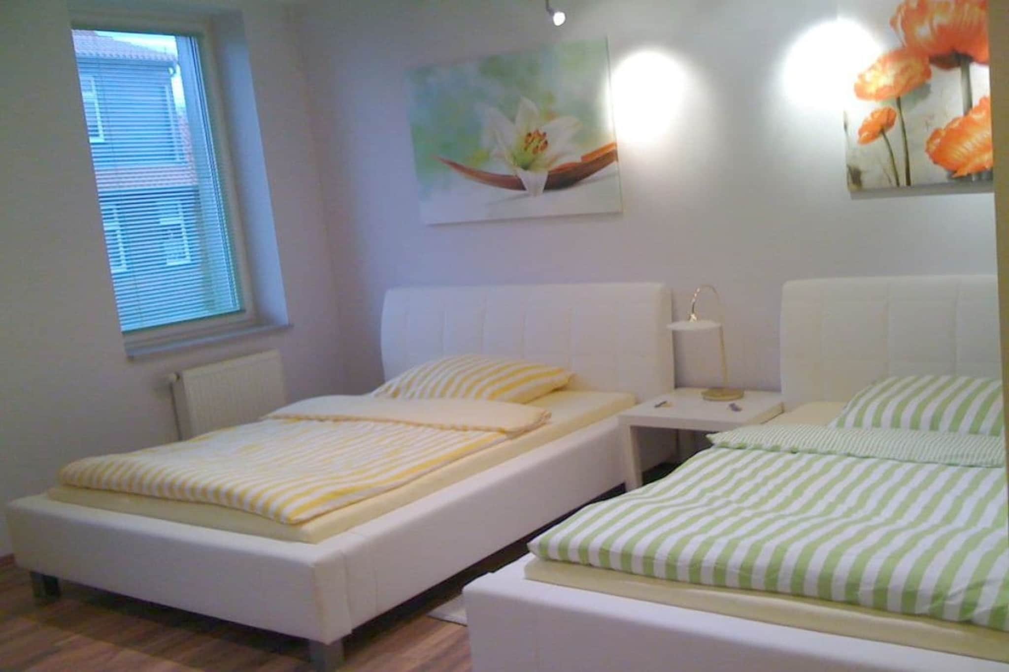 77179-Bedroom
