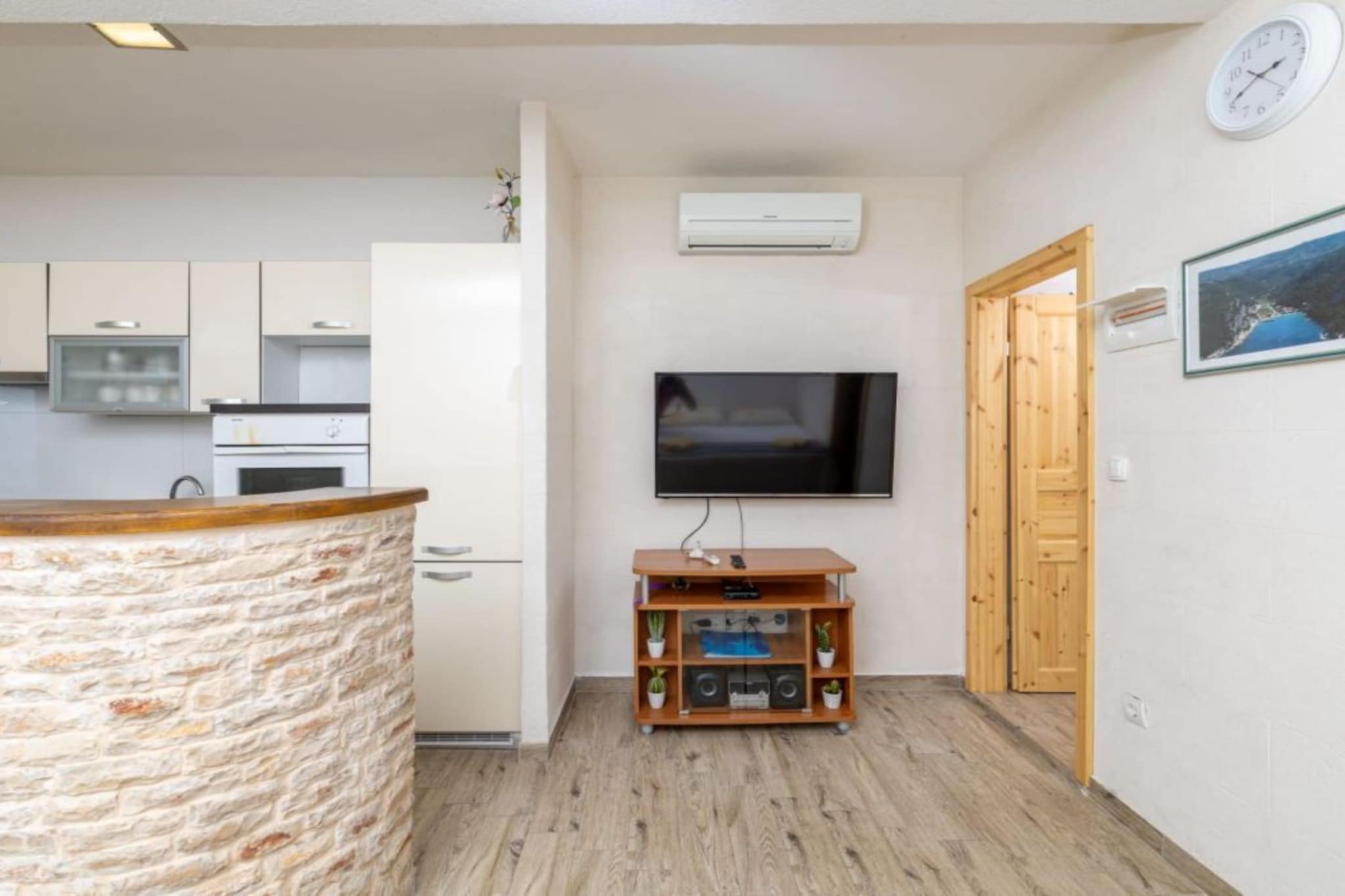 Apartments Šer Zane - One Bedroom Apartment with Terrace and Sea View (3)