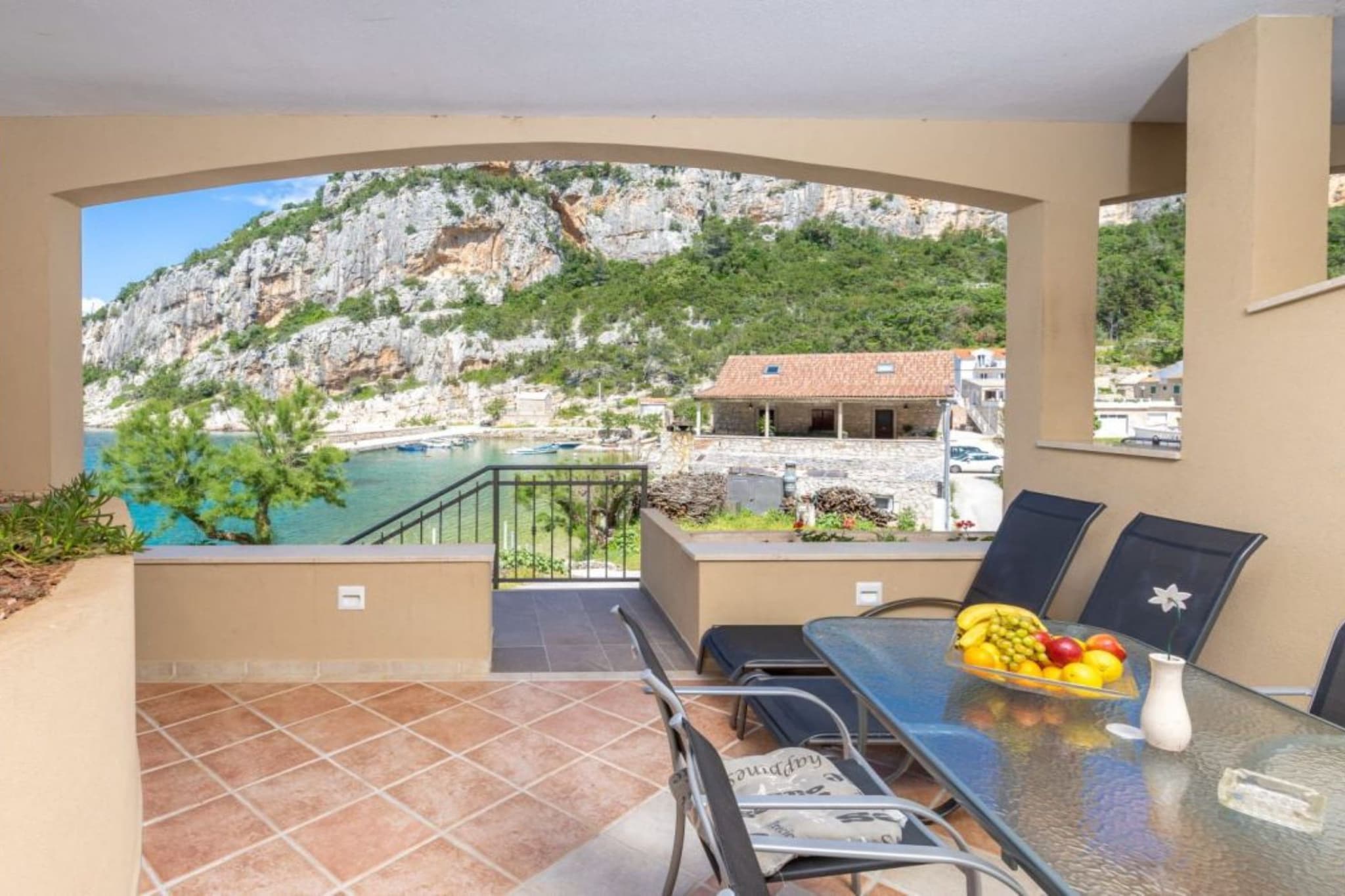 Apartments Šer Zane - One Bedroom Apartment with Terrace and Sea View (3)-Salle à manger